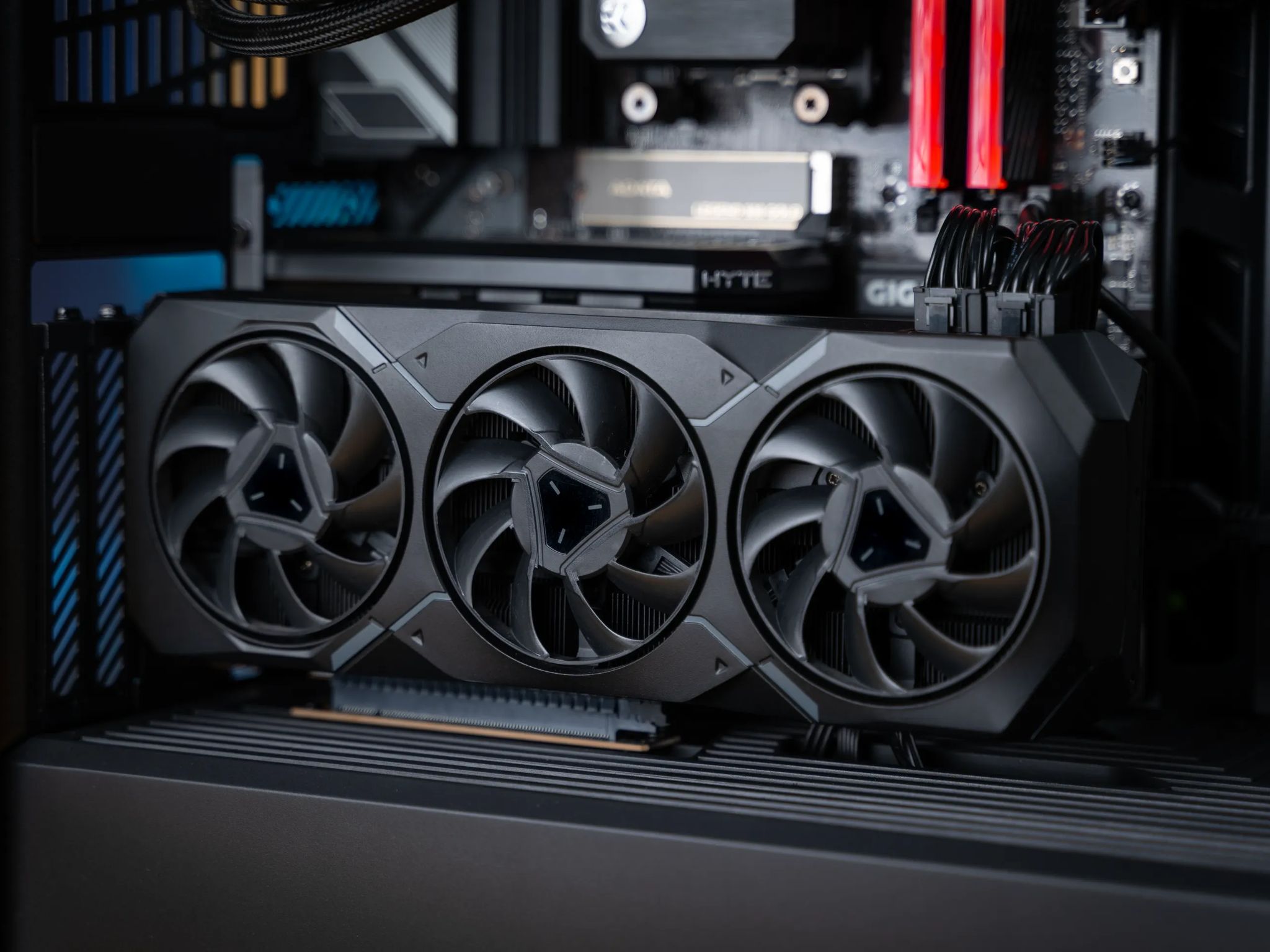“Nebulor” RX 7900 XT Ryzen 7600X 32GB Windows 11 Pro 2TB Gaming PC Powerhouse