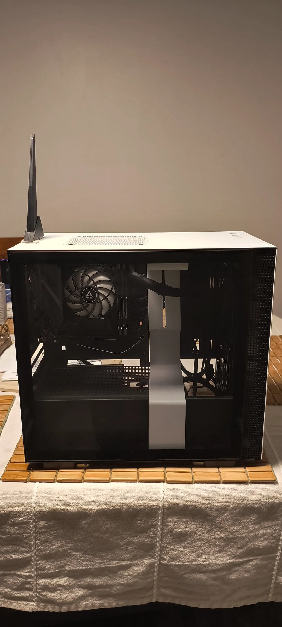 9600k , 16gb Ddr4 4400, 1000w PSU, no GPU. | Jawa