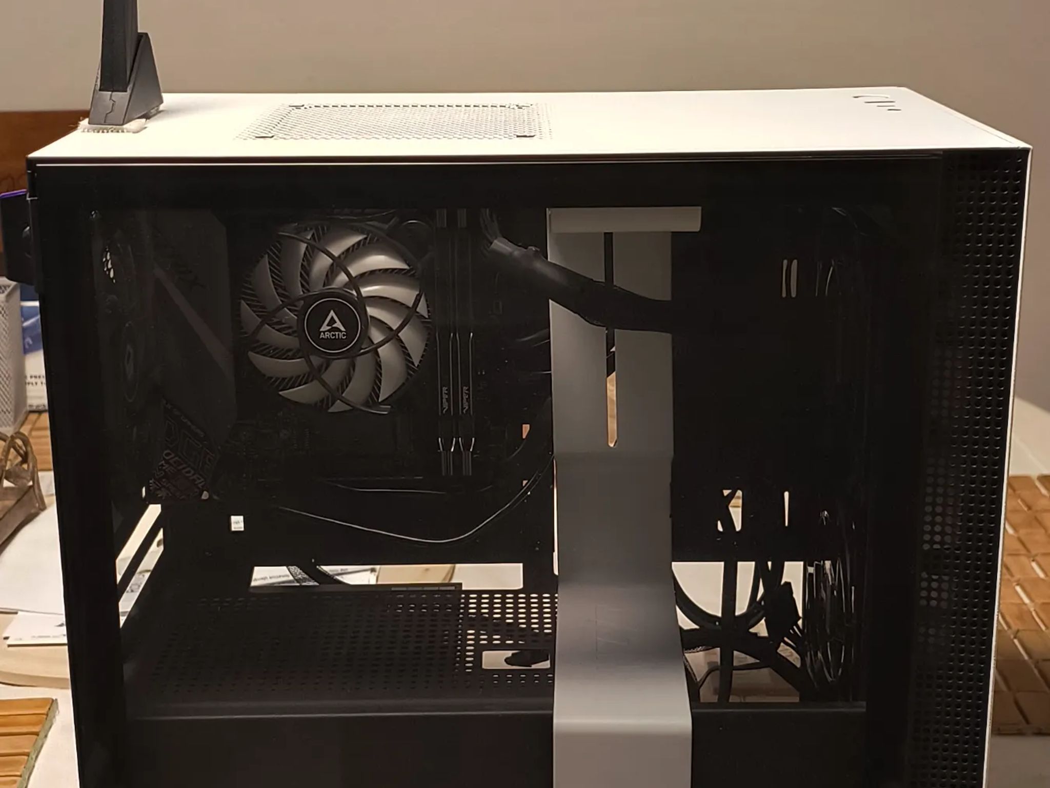 9600k , 16gb Ddr4 4400, 1000w PSU, no GPU.
