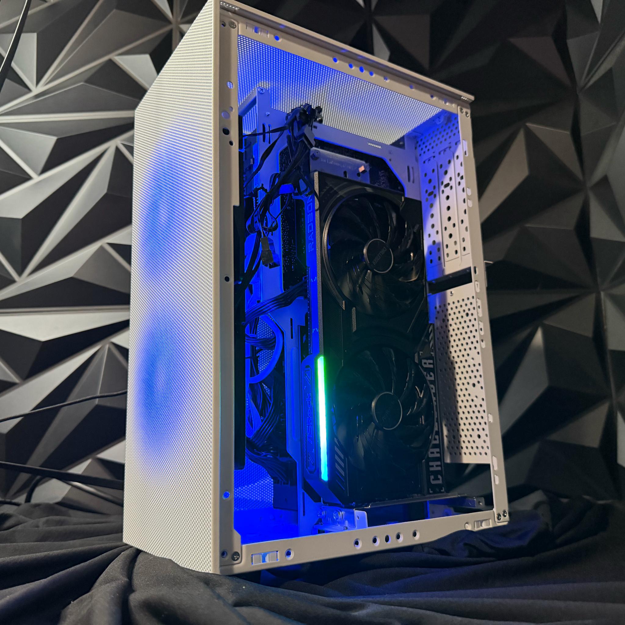 🥛❄️ THE MILK MINI ❄️🥛Ryzen 5 7500X3D| RX 9060XT 16 GB| 32 GB DDR5| 1 TB NVMe| 650W PSU