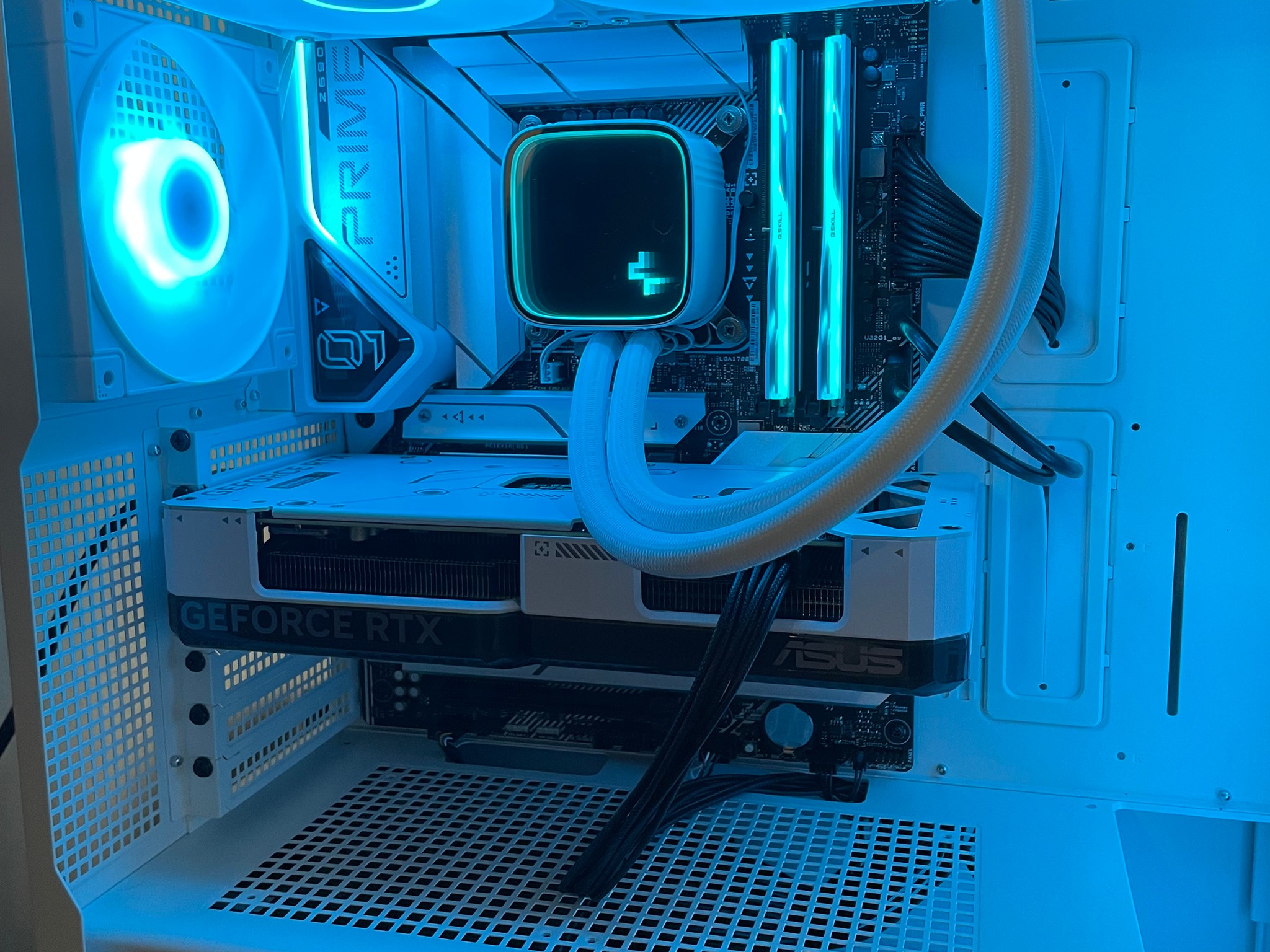 RTX 4070 | Intel i5 12600K | 32GB DDR5 | The Starfield 01