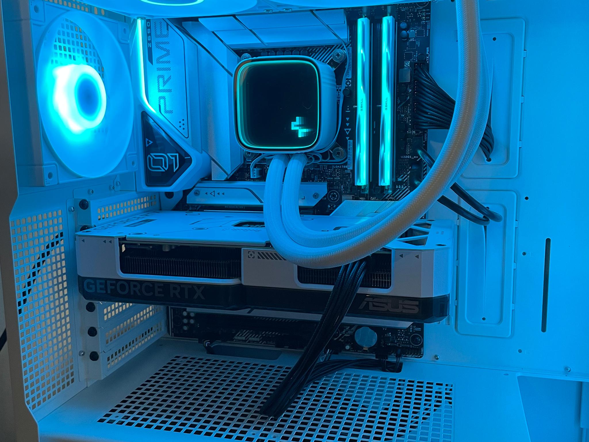RTX 4070 | Intel i5 12600K | 32GB DDR5 | The Starfield 01