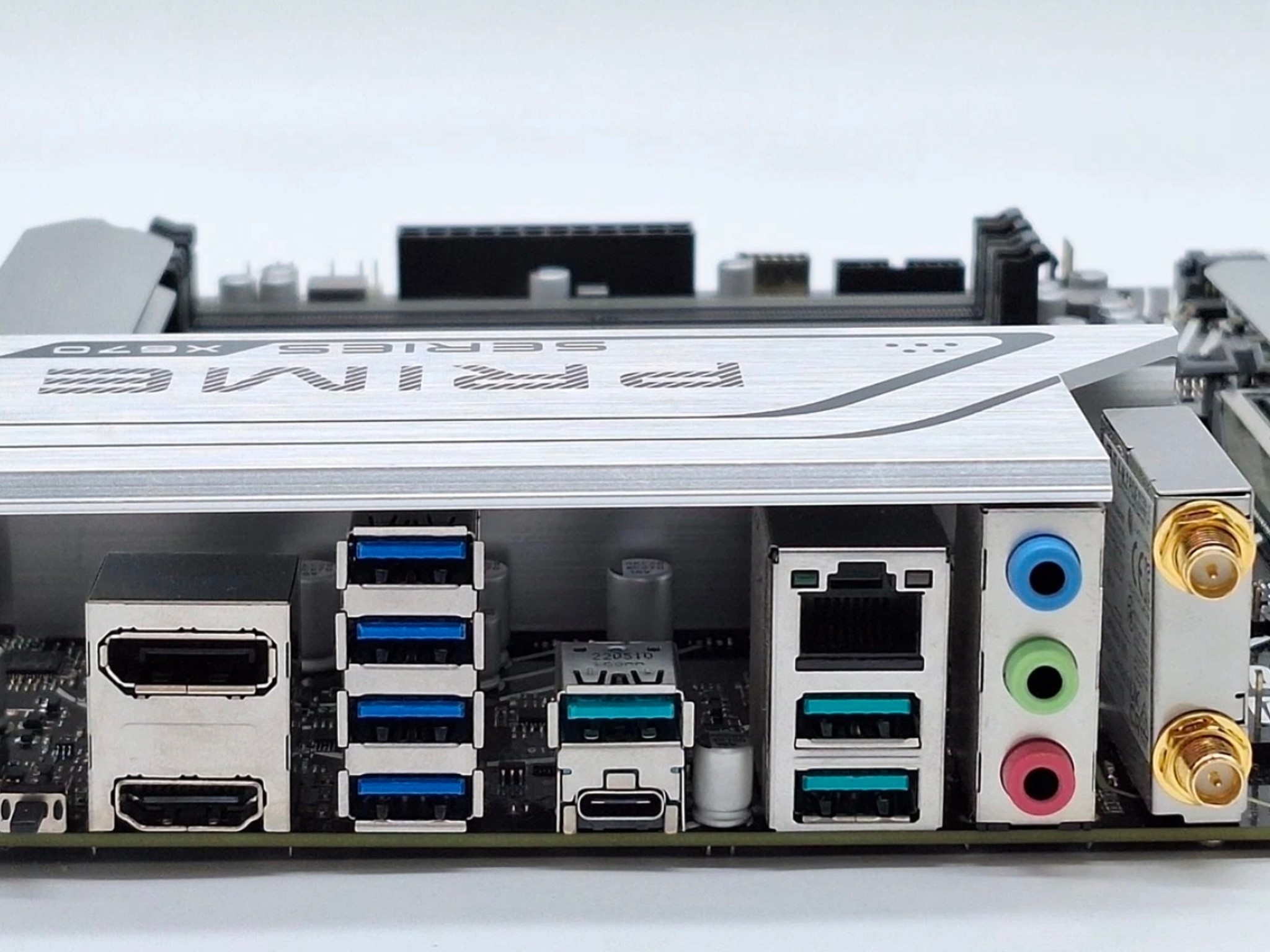 ASUS PRIME X670-P + 7700X + 500GB WiFi AM5 ATX AMD DDR5