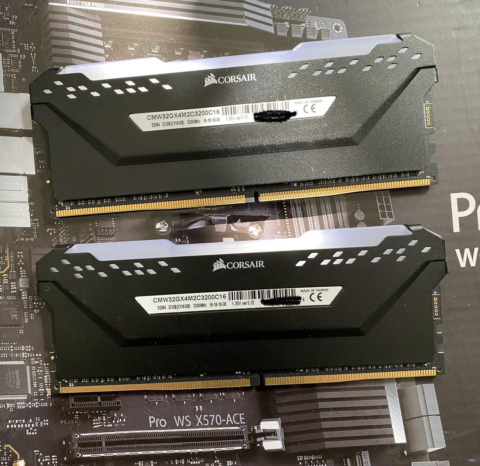32GB Corsair Vengeance RGB Pro DDR4 3200CL16 (2X16)