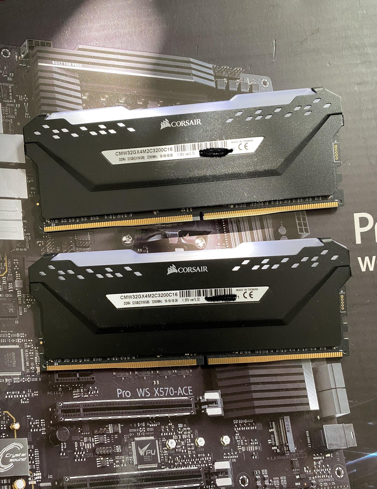 32GB Corsair Vengeance RGB Pro DDR4 3200CL16 (2X16)