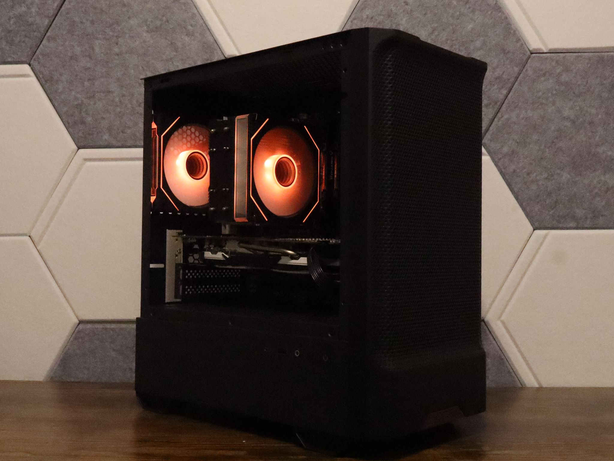 Gaming PC | RX 580 8gb | i7 7700 | 16gb DDR4 Ram | 850 gb storage | windows 11 & wifi