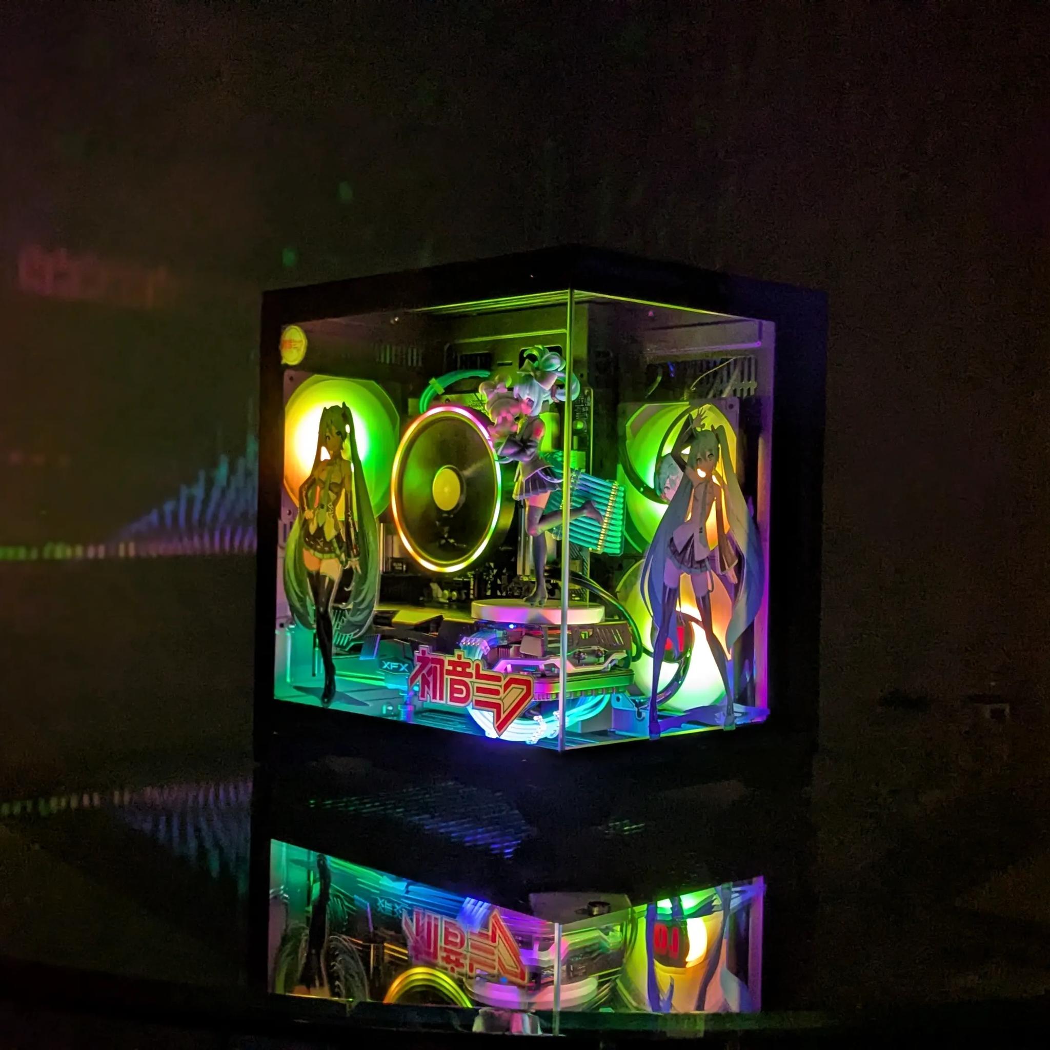 The Most Kawaii Gaming PC - The Hatsune Miku