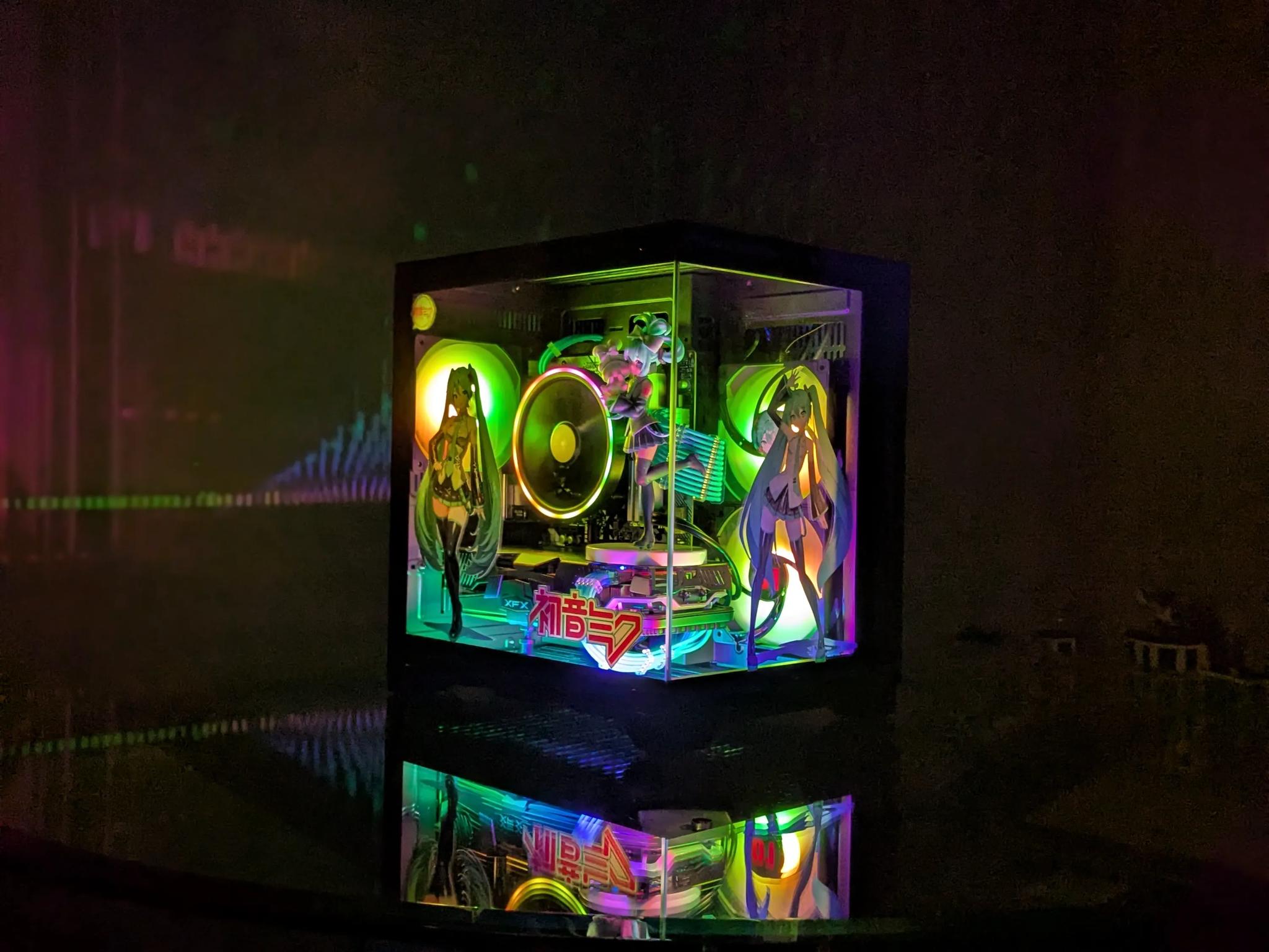 The Most Kawaii Gaming PC - The Hatsune Miku