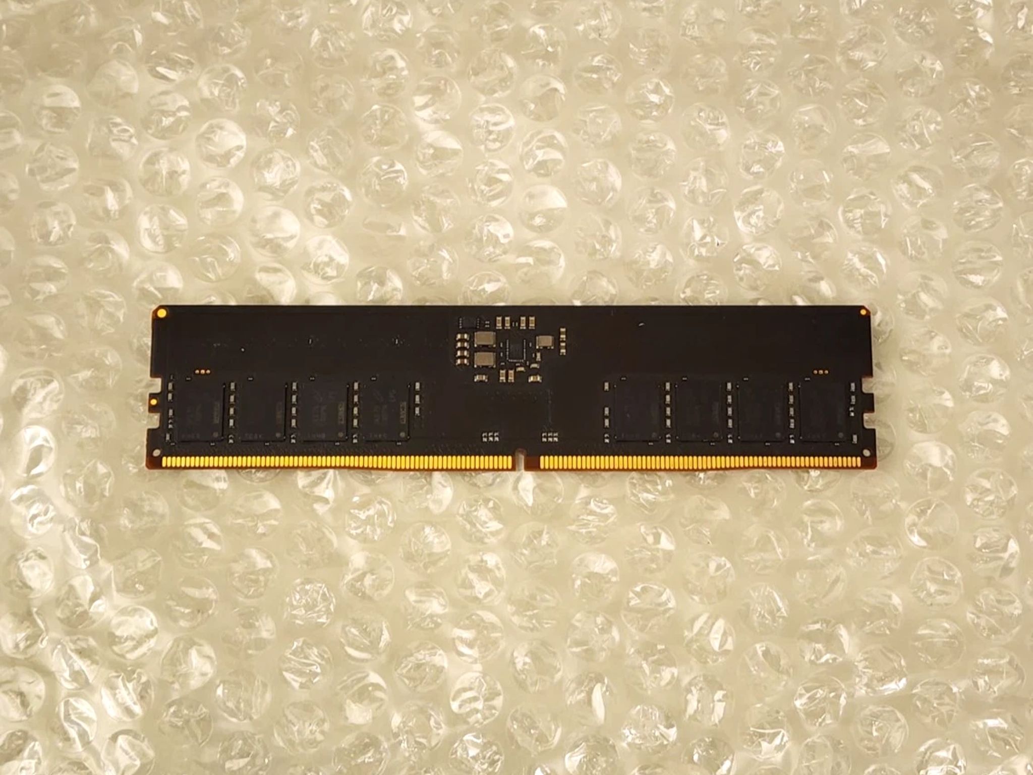 Crucial RAM 16GB DDR5 5600MHz UDIMM Desktop Memory CT16G56C46U5 Micron