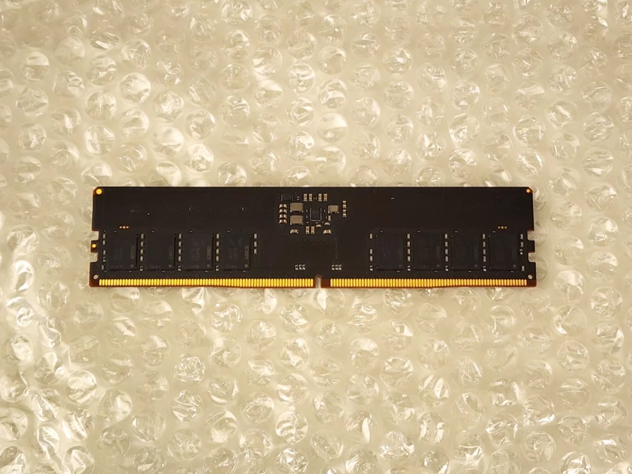 Crucial RAM 16GB DDR5 5600MHz UDIMM Desktop Memory CT16G56C46U5 Micron