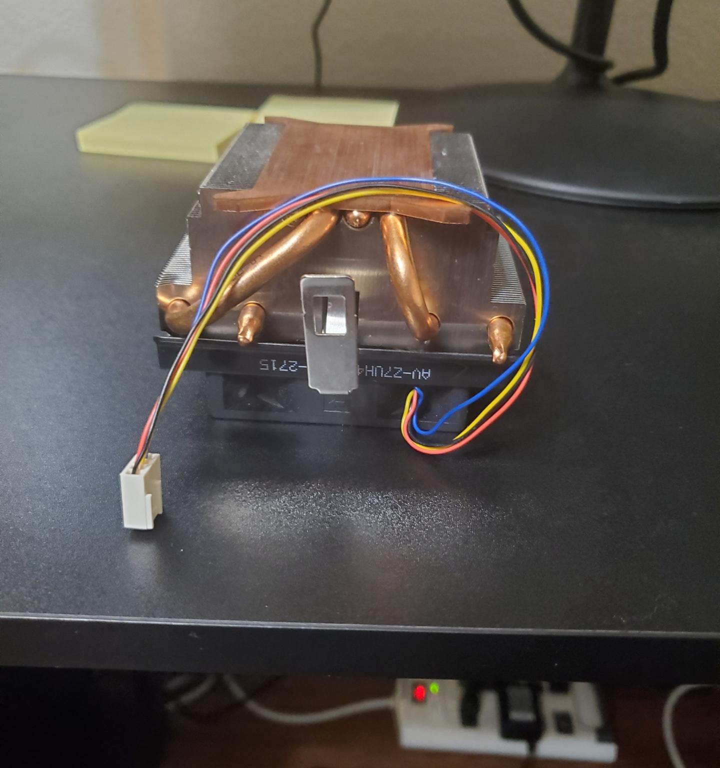 Pre-owned AMD/LGA AVC Z7uh40q001 CPU Cooling Heatsink Fan Assembly
