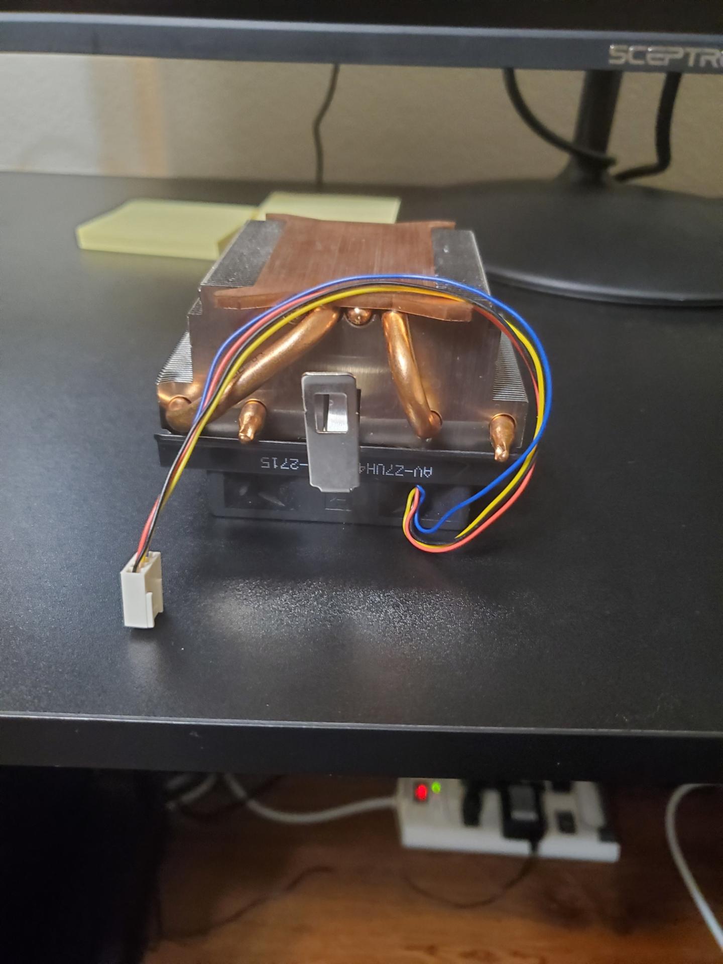 Pre-owned AMD/LGA AVC Z7uh40q001 CPU Cooling Heatsink Fan Assembly