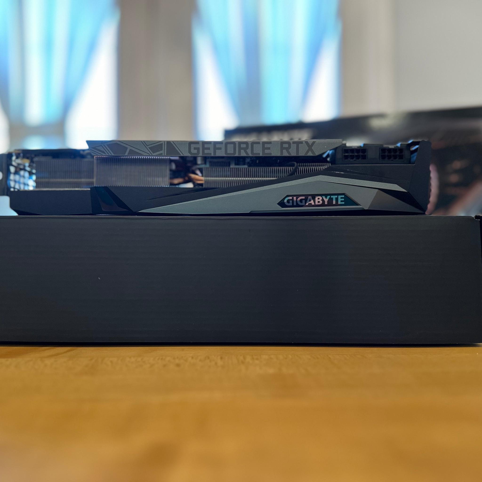 RTX 3090 Gigabyte Gaming OC 24gb with Box