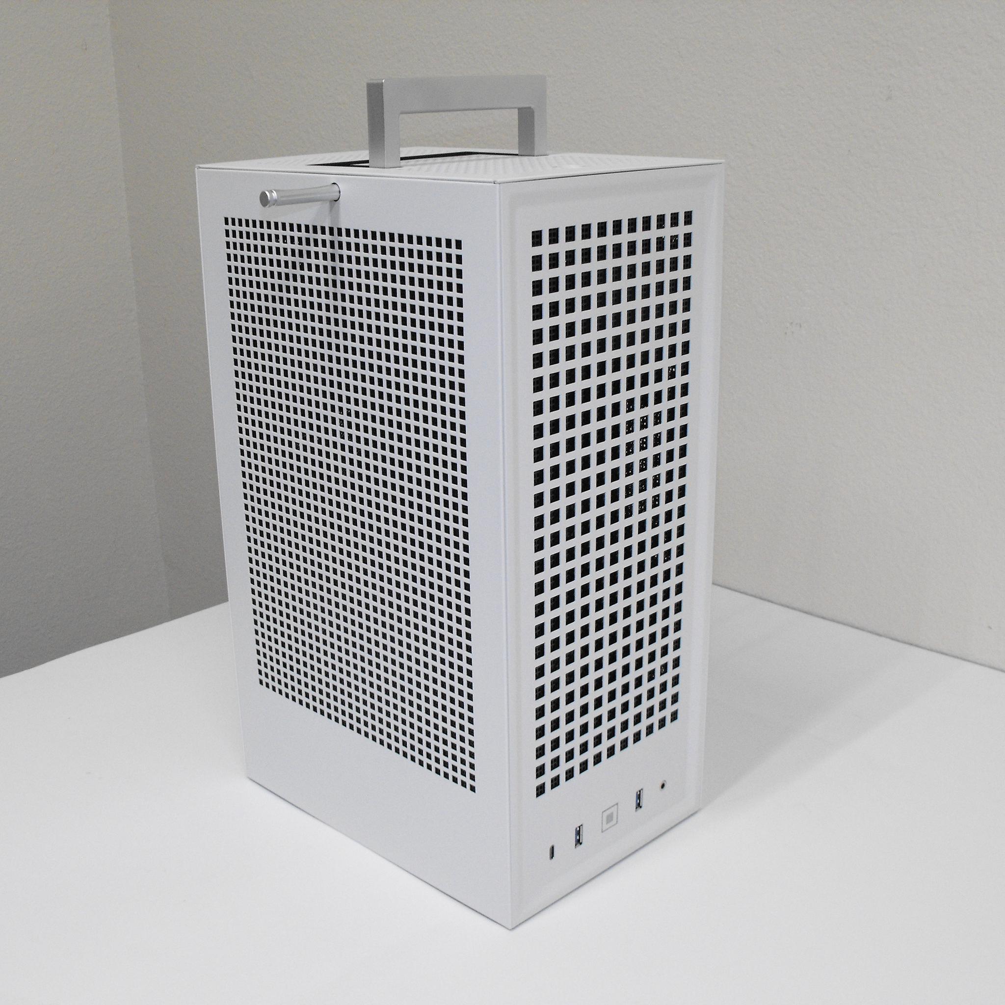 ITX PC on Sale! Ryzen 5 5600X, RTX 3070, 32GB DDR4-3200, 2TB SSD NVMe