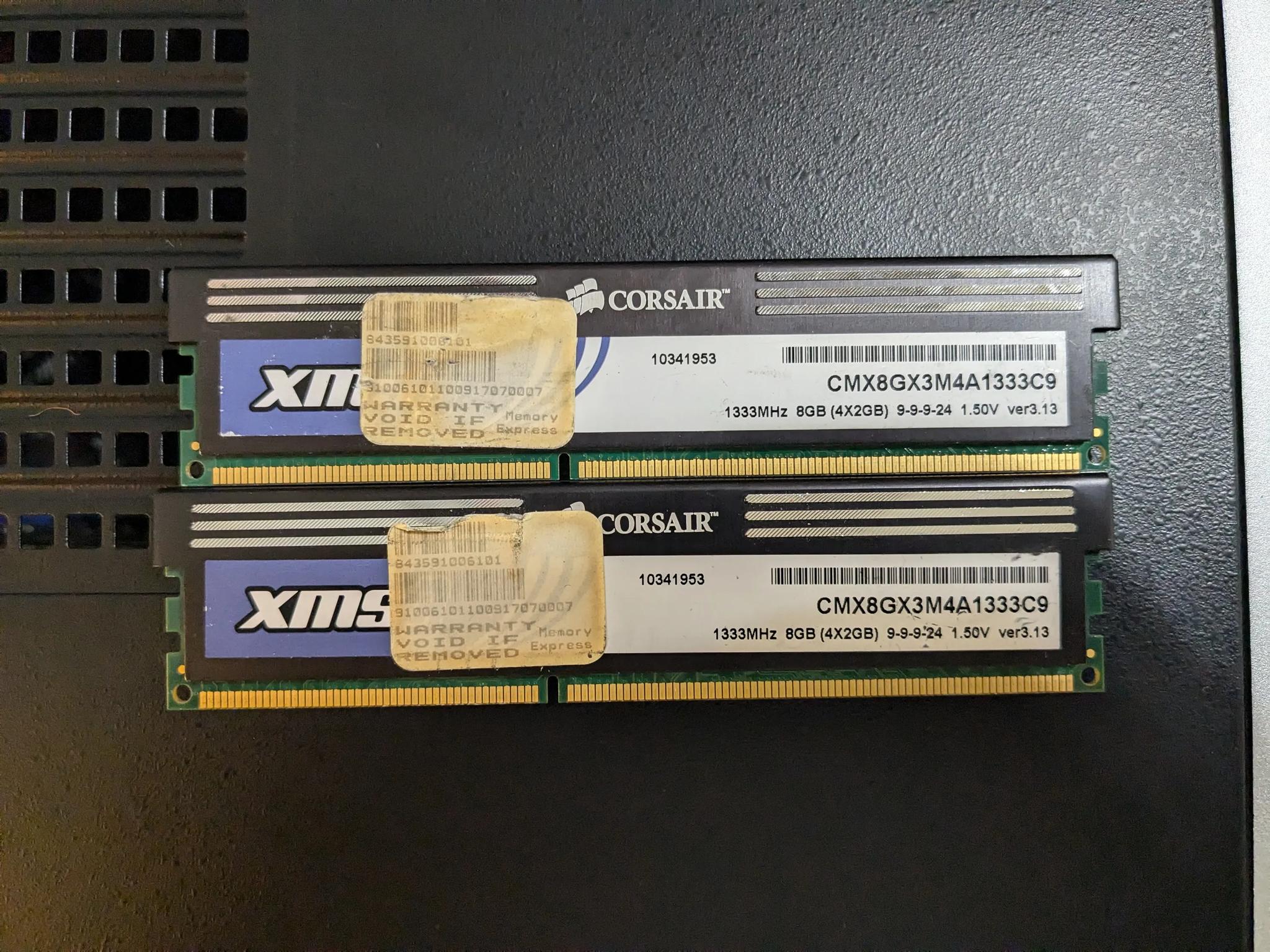 11x 2GB (22GB Total) DDR3 lot, Corsair 1333 MHz, matched sets