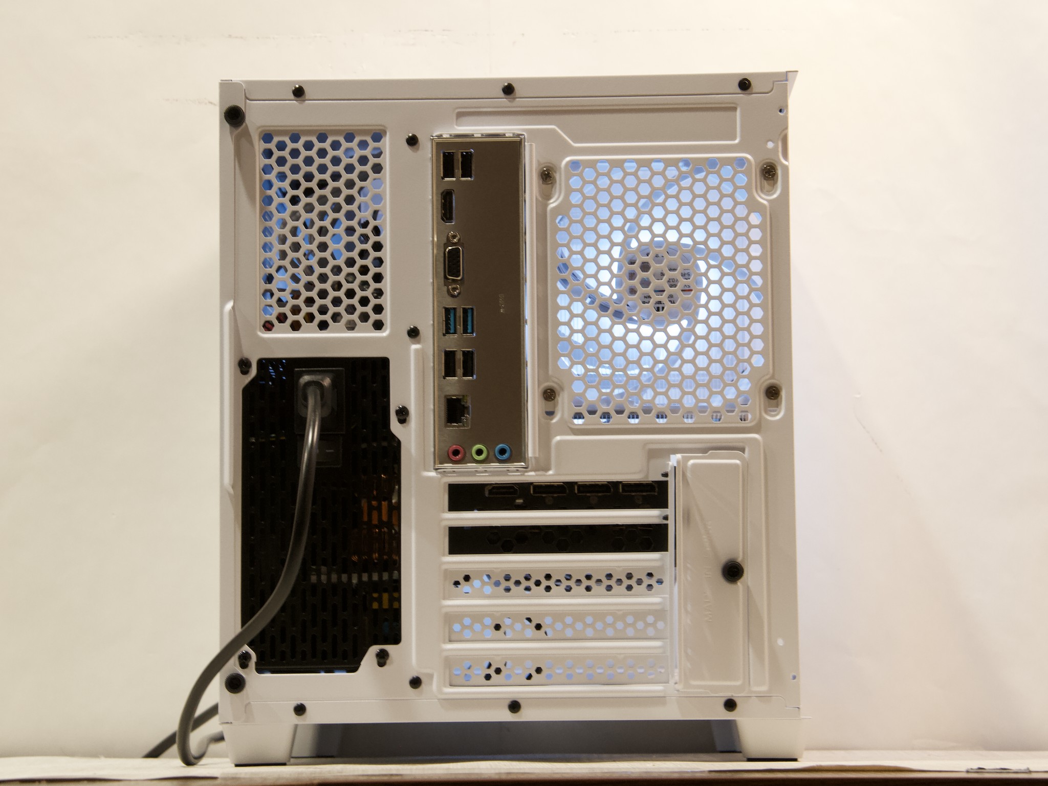 RTX 3070, Ryzen 5 5500, 16GB DDR4, 1TB NVMe SSD, WiFi - Gaming PC