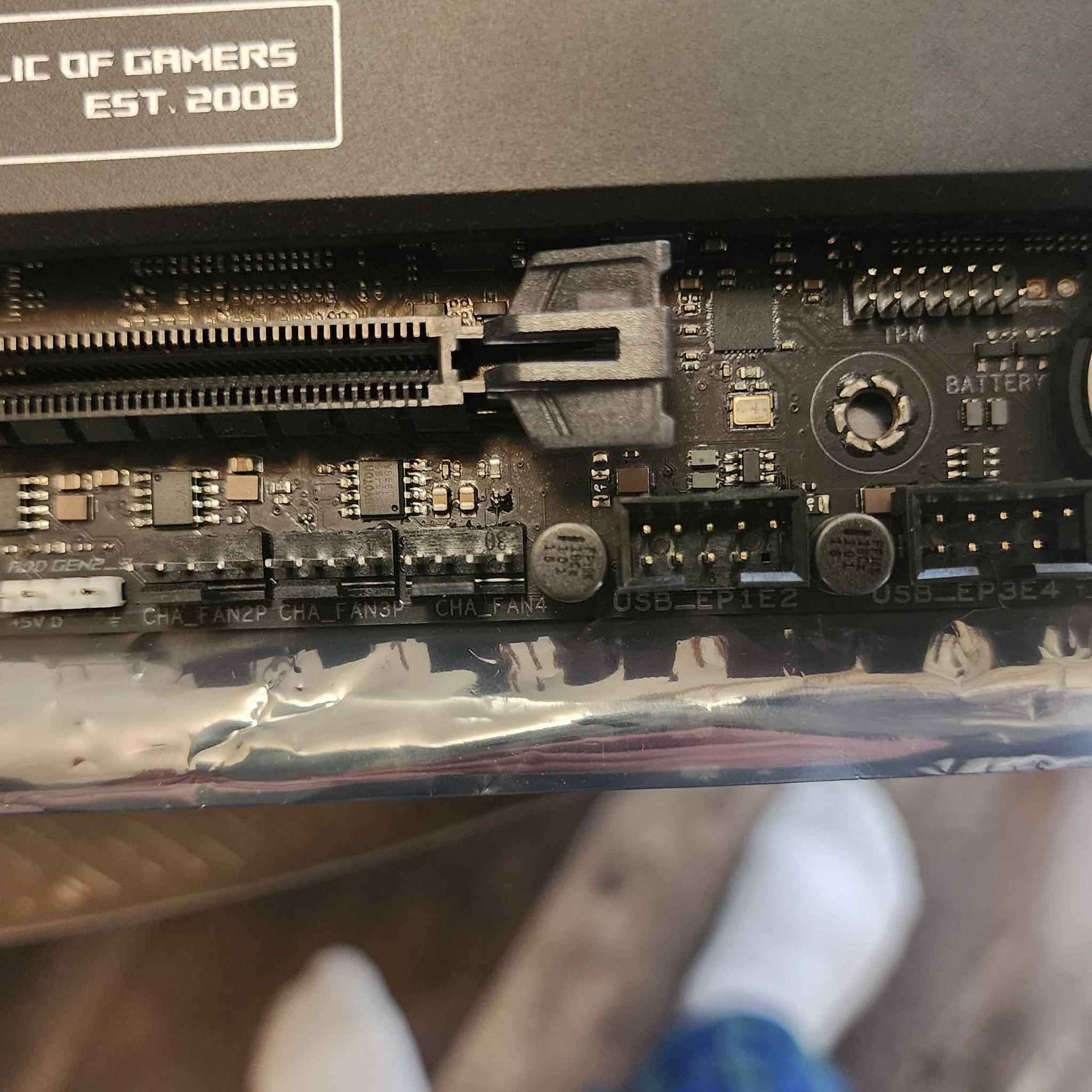 ASUS ROG MAXIMUS Z690 HERO Motherboard + Intel i9-12900K CPU