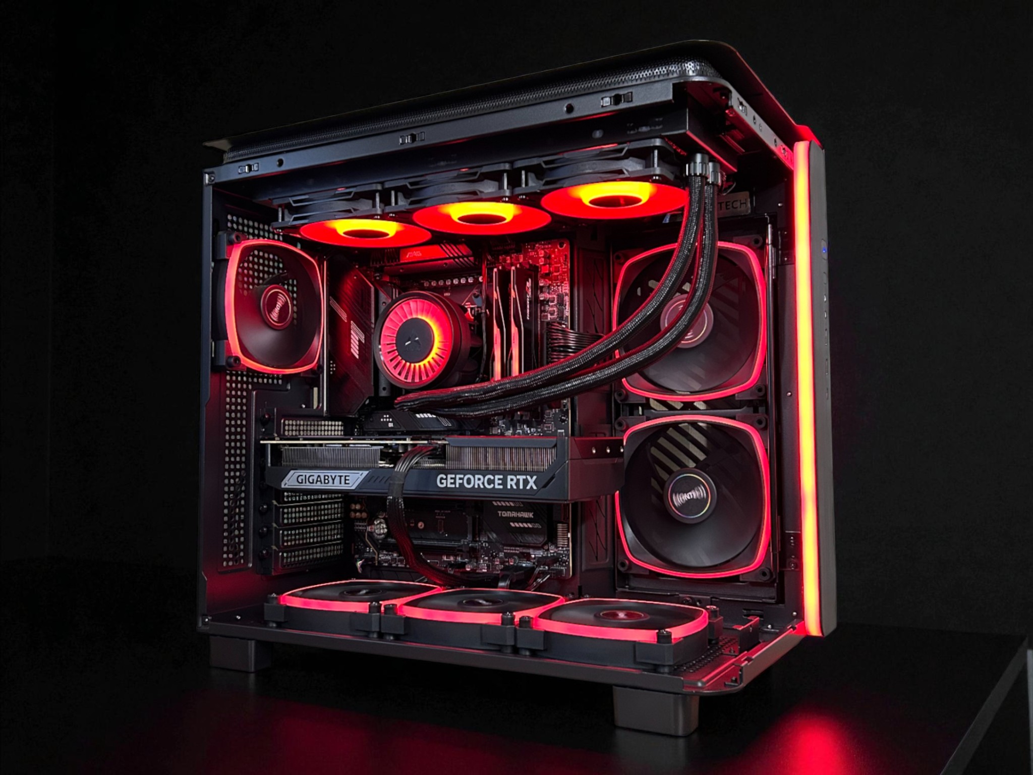 RTX 5080 | Ryzen 7 9800X3D | 32GB DDR5 6200MT/s CL30 | 2TB NVMe | The Commander RTX