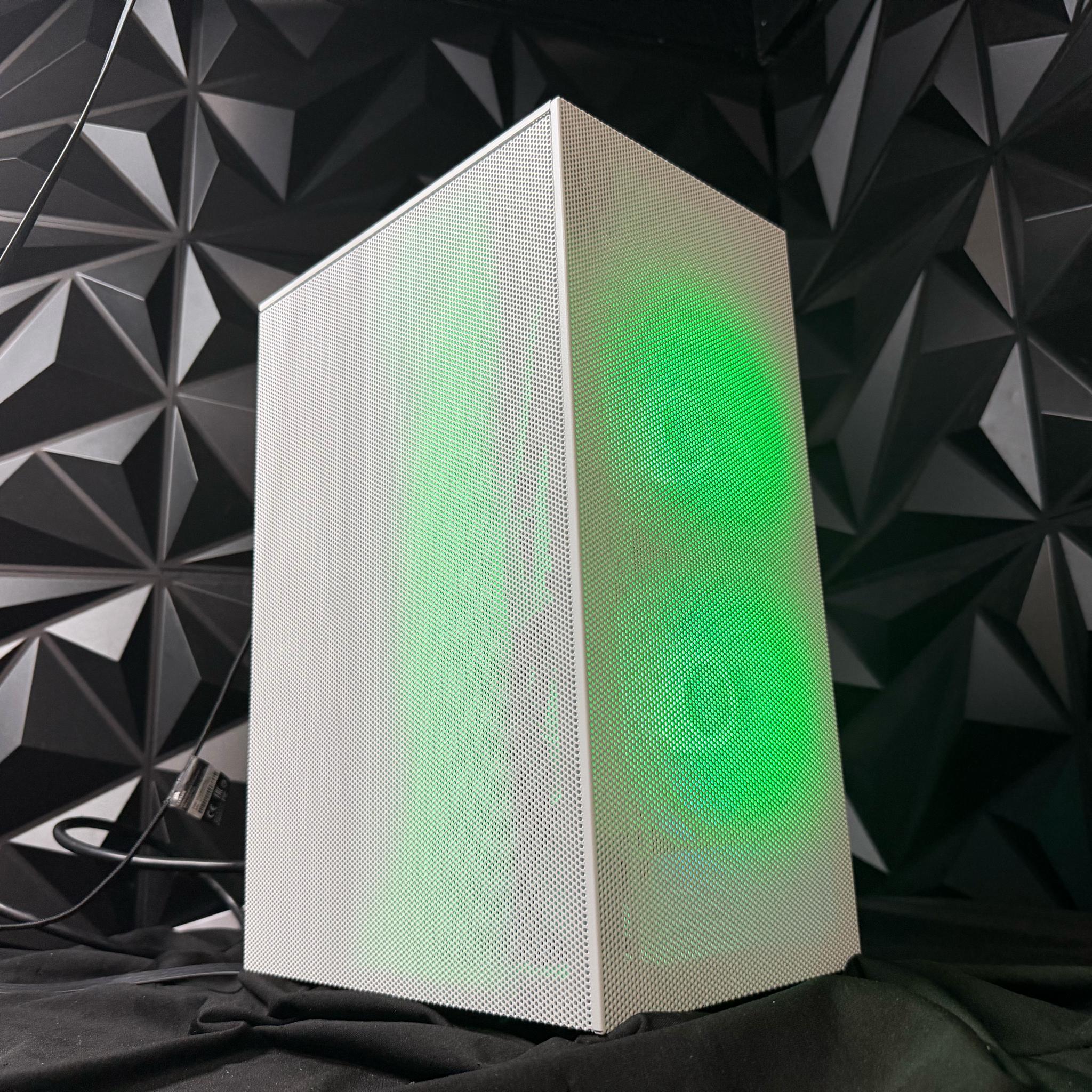🥛❄️ THE MILK MINI ❄️🥛Ryzen 5 7500X3D| RX 9060XT 16 GB| 32 GB DDR5| 1 TB NVMe| 650W PSU
