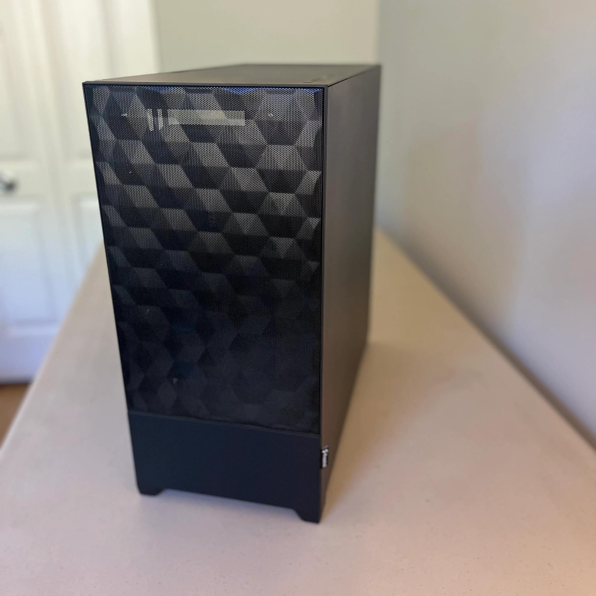 Custom Gaming PC - with free activated Windows 11 Pro
