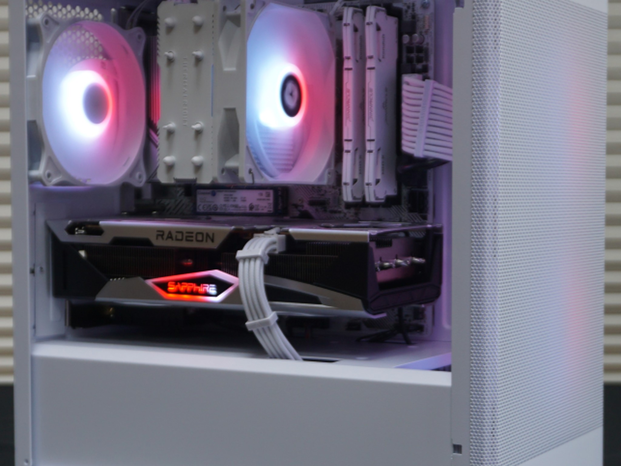 White & Silver 1080p Gaming PC! 5600X | 6650XT | 1TB NVME | 32GB RAM | WIFI/BT | Win 11 Pro