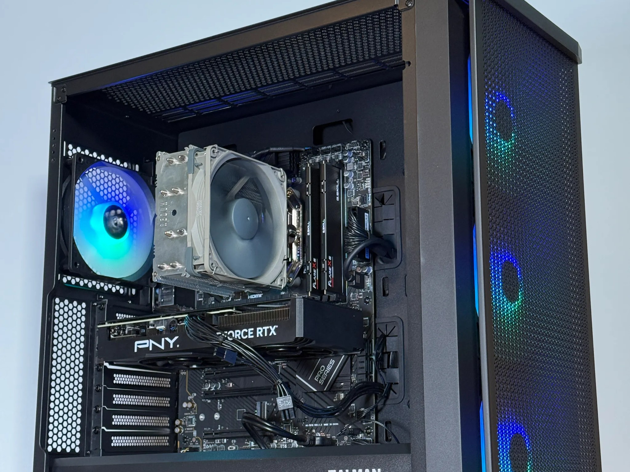 RTX 4070 Ryzen 7700x Gaming PC