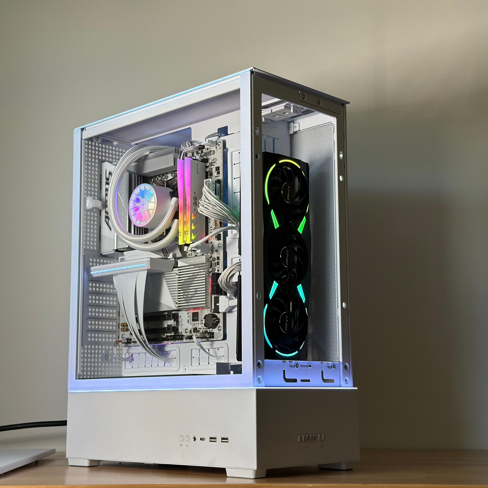 RTX 5070 Ryzen 9 9900x Gaming PC
