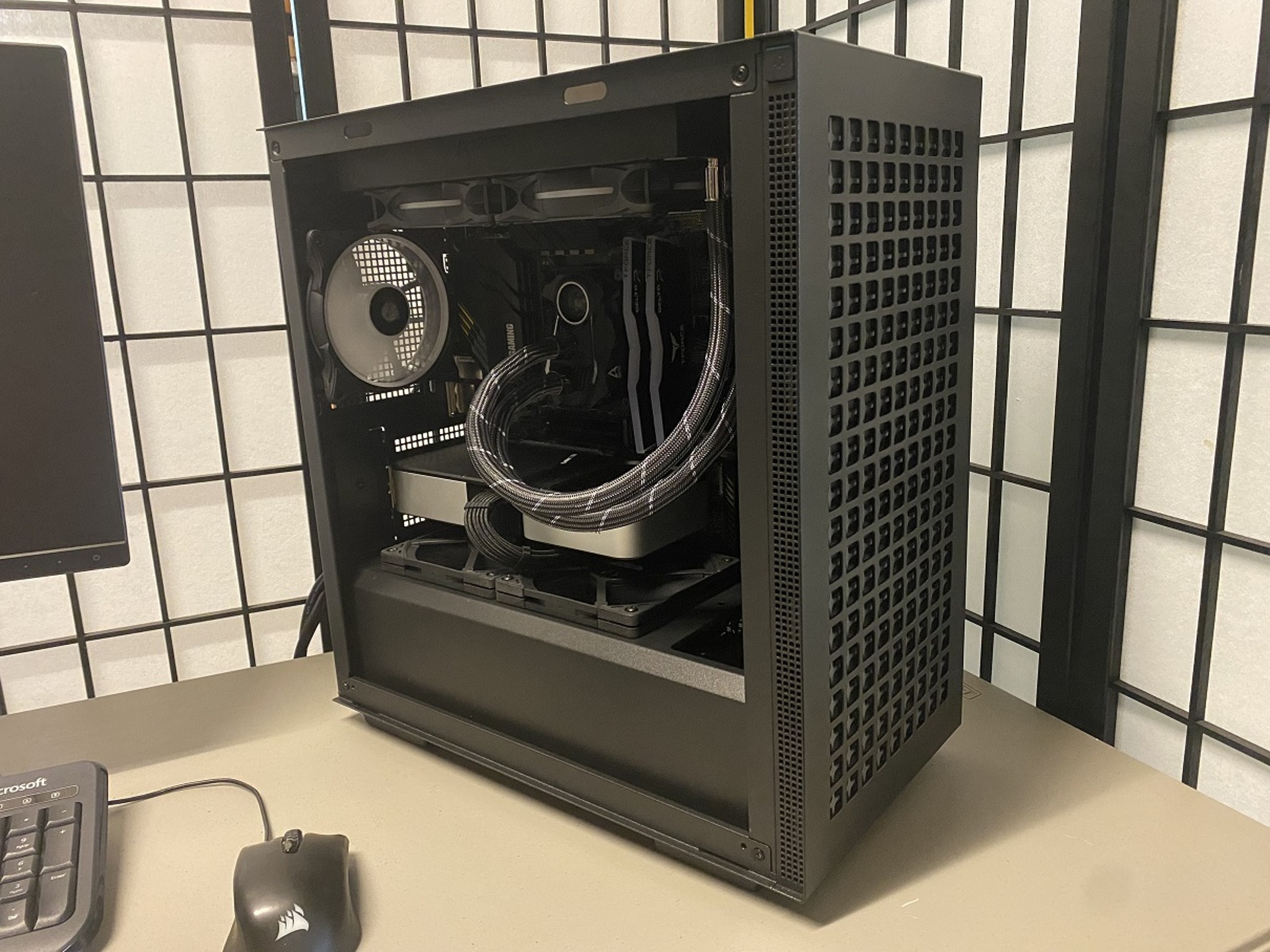 nVidia RTX 3060 TI, Ryzen 5 5600x, 32GB DDR4 3600MHz, 2 x Crucial 1TB NVMe, 650W Gold, WiFi/BT