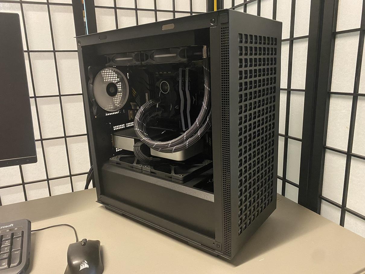 nVidia RTX 3060 TI, Ryzen 5 5600x, 32GB DDR4 3600MHz, 2 x Crucial 1TB NVMe, 650W Gold, WiFi/BT