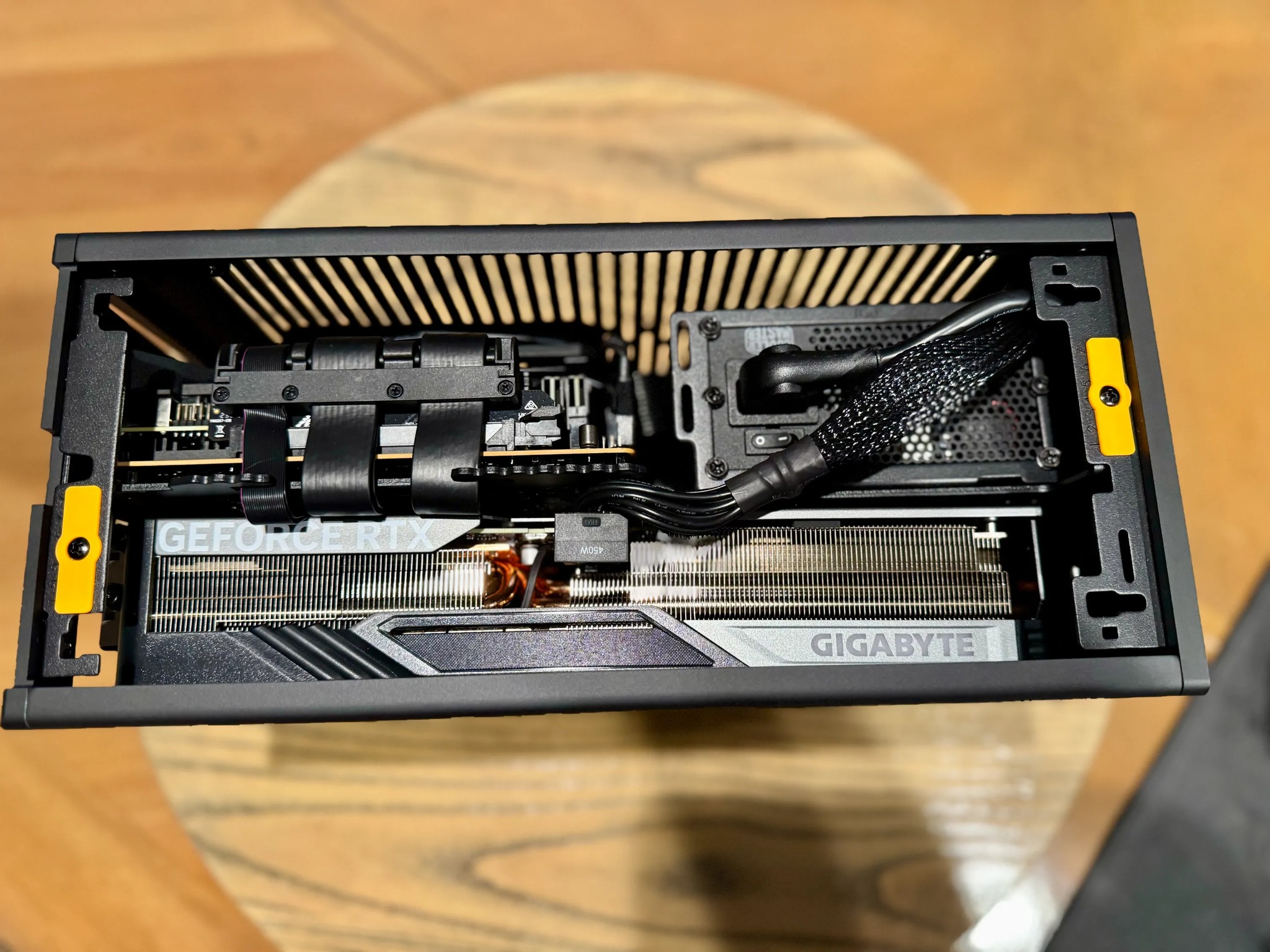 The Distinguished Gentleman 🎩 Fractal Terra, NVIDIA 4070 SUPER OC, RYZEN 7600X, 32GB RAM, 2TB SSD