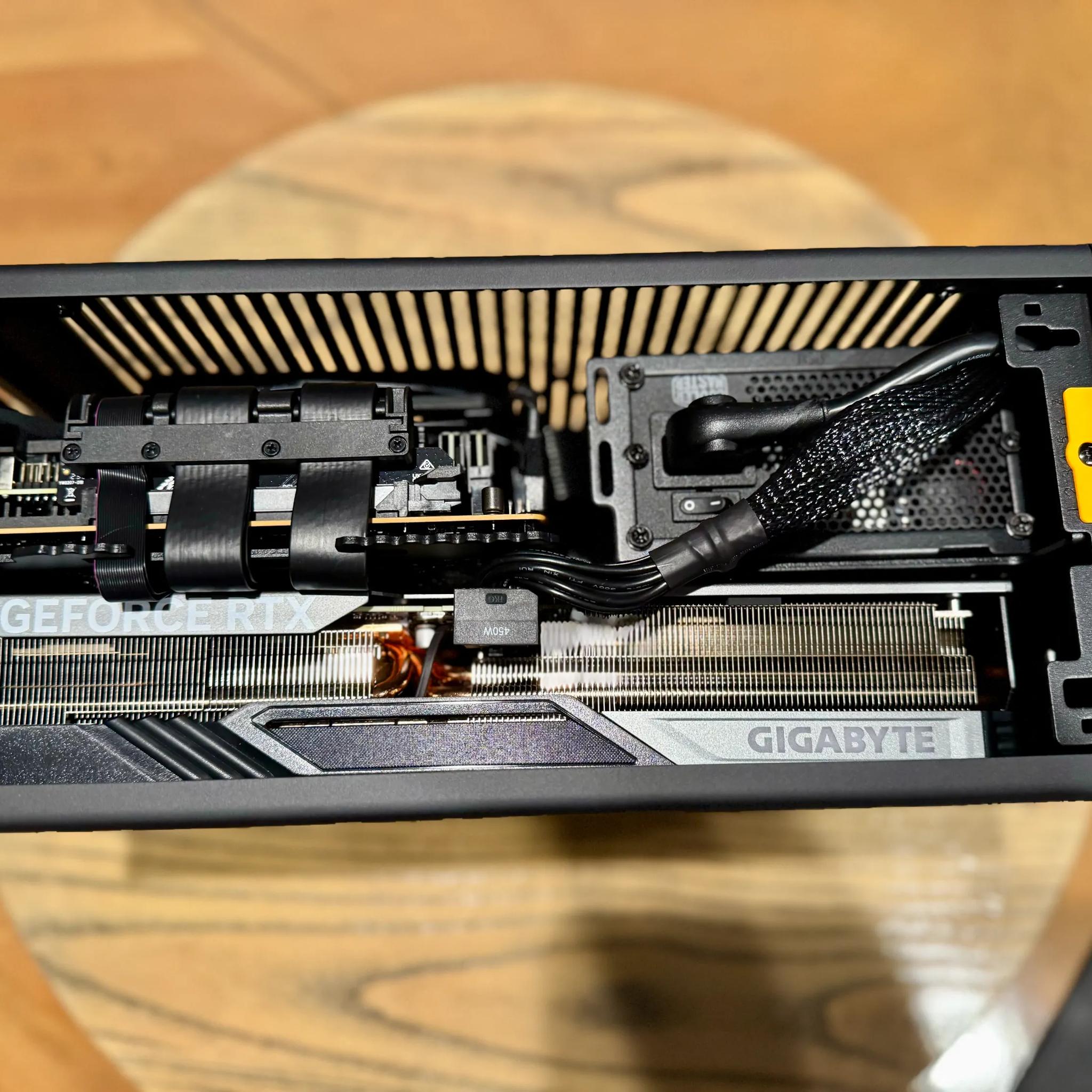 The Distinguished Gentleman 🎩 Fractal Terra, NVIDIA 4070 SUPER OC, RYZEN 7600X, 32GB RAM, 2TB SSD