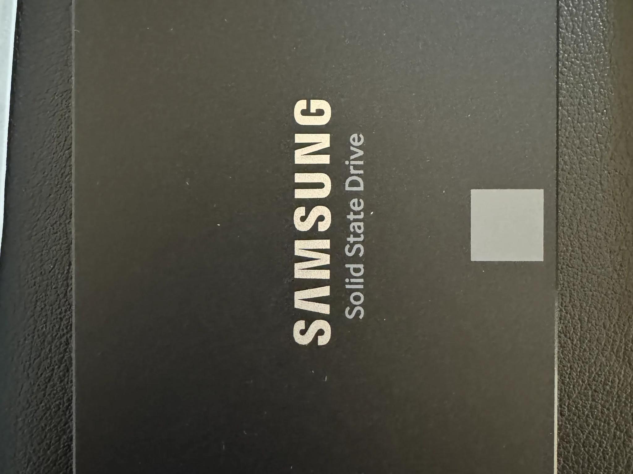 SAMSUNG 870 EVO