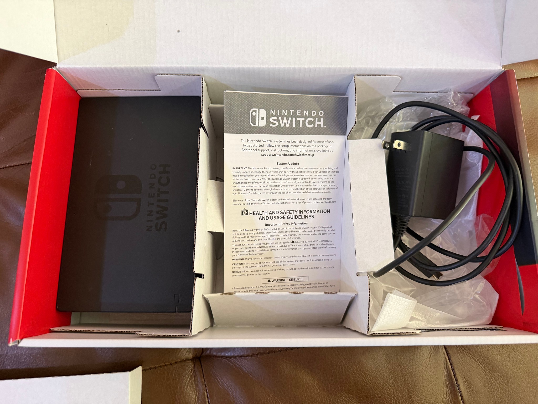 Nintendo Switch HAC-001 low serial number (XAW1005…)