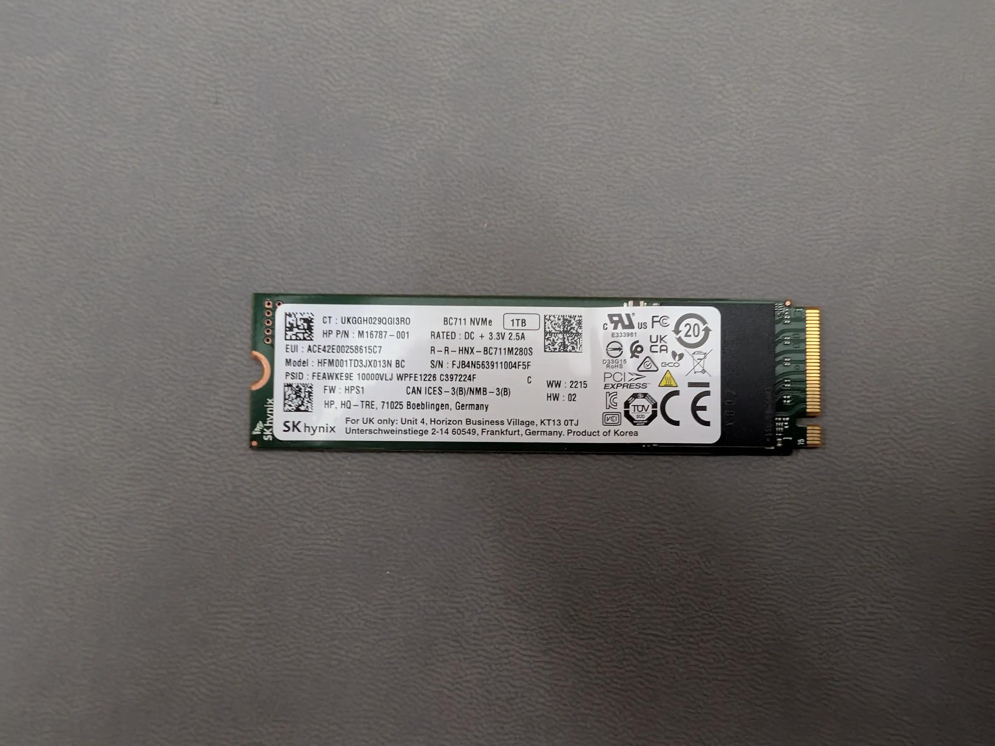 SK Hynix BC711 series 1TB NVMe PCIe Gen3x4 M.2 2280 SSD