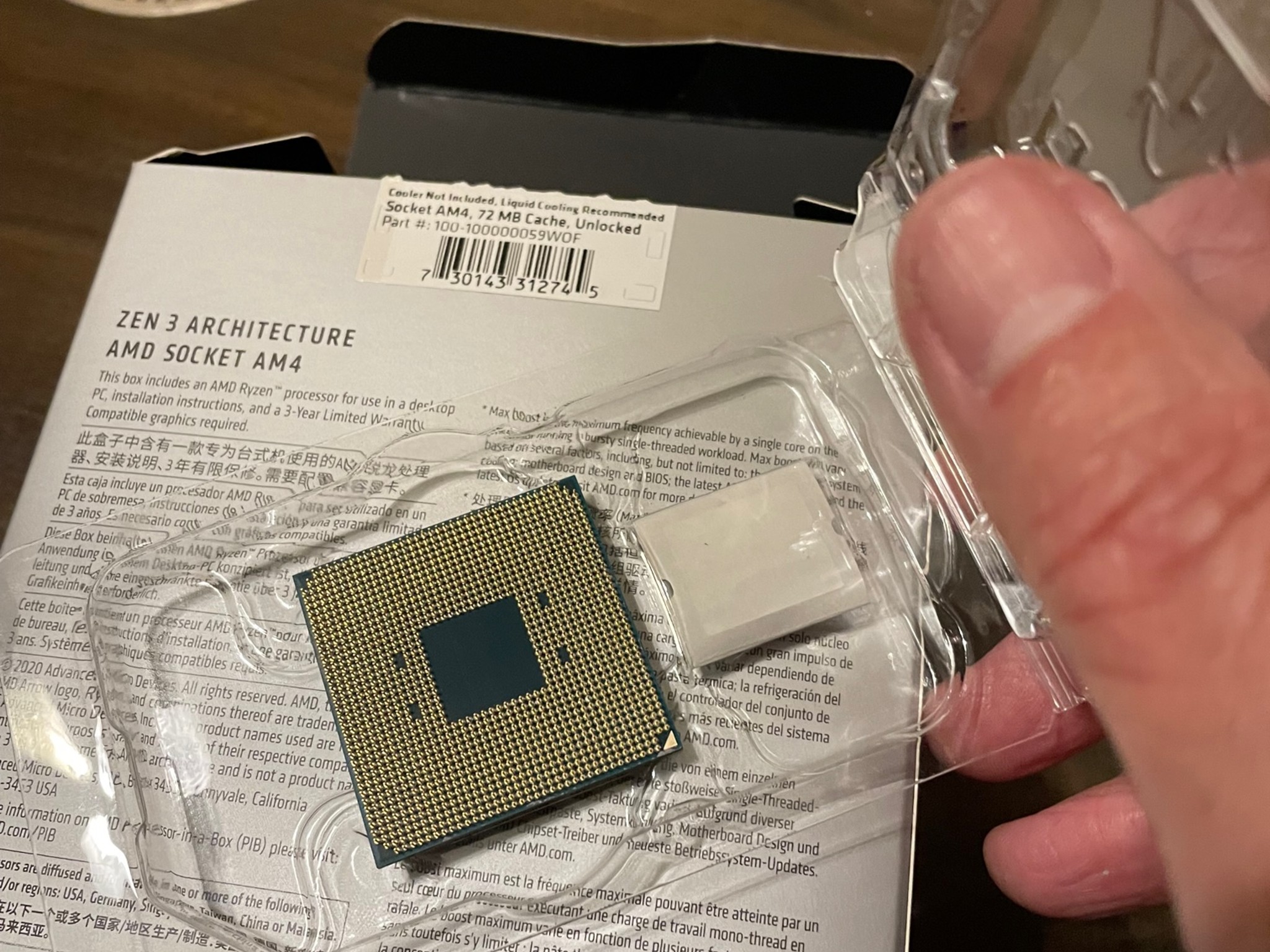 For sale a used Ryzen 7 3700x. In good condition.