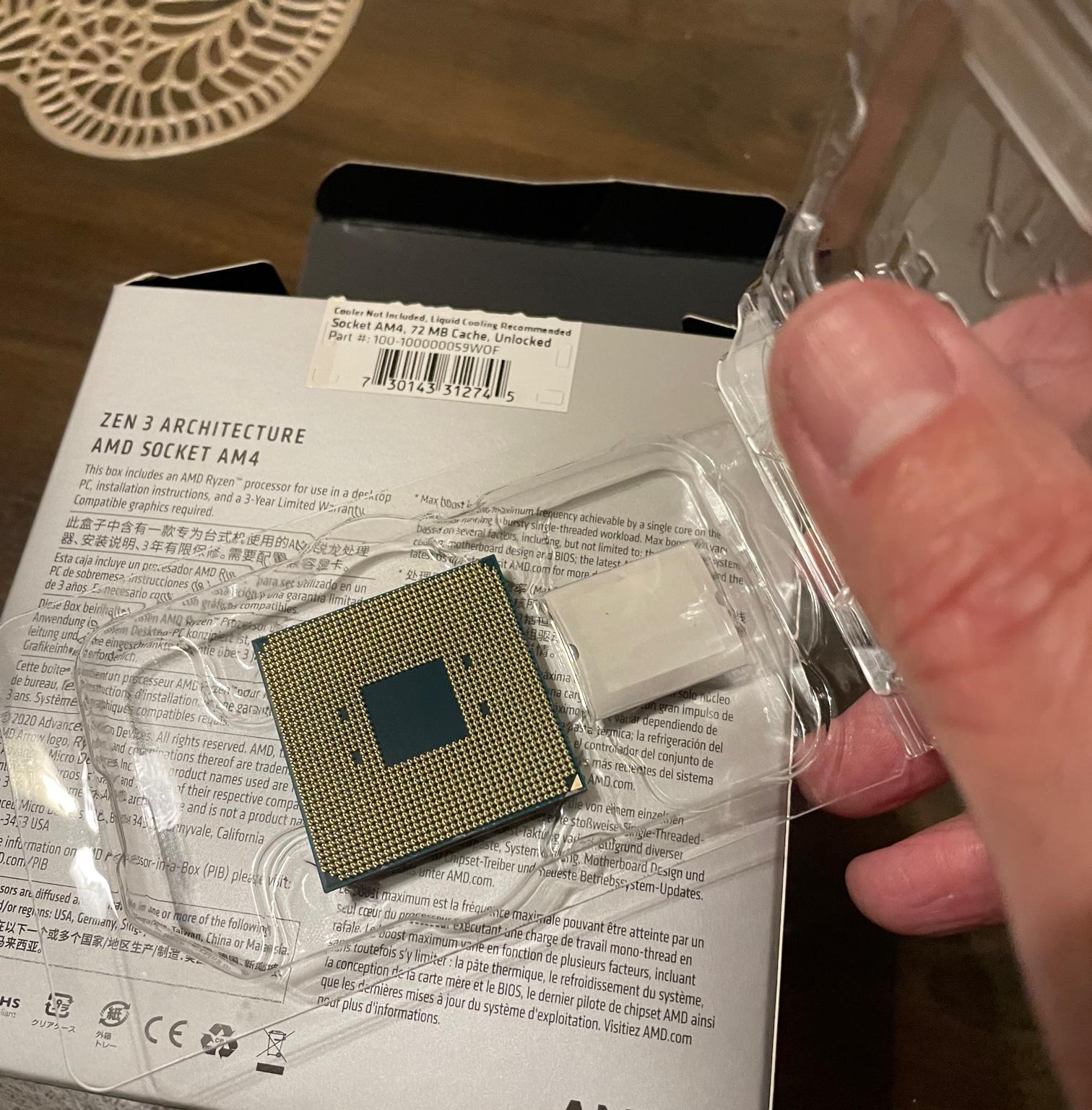 For sale a used Ryzen 7 3700x. In good condition.