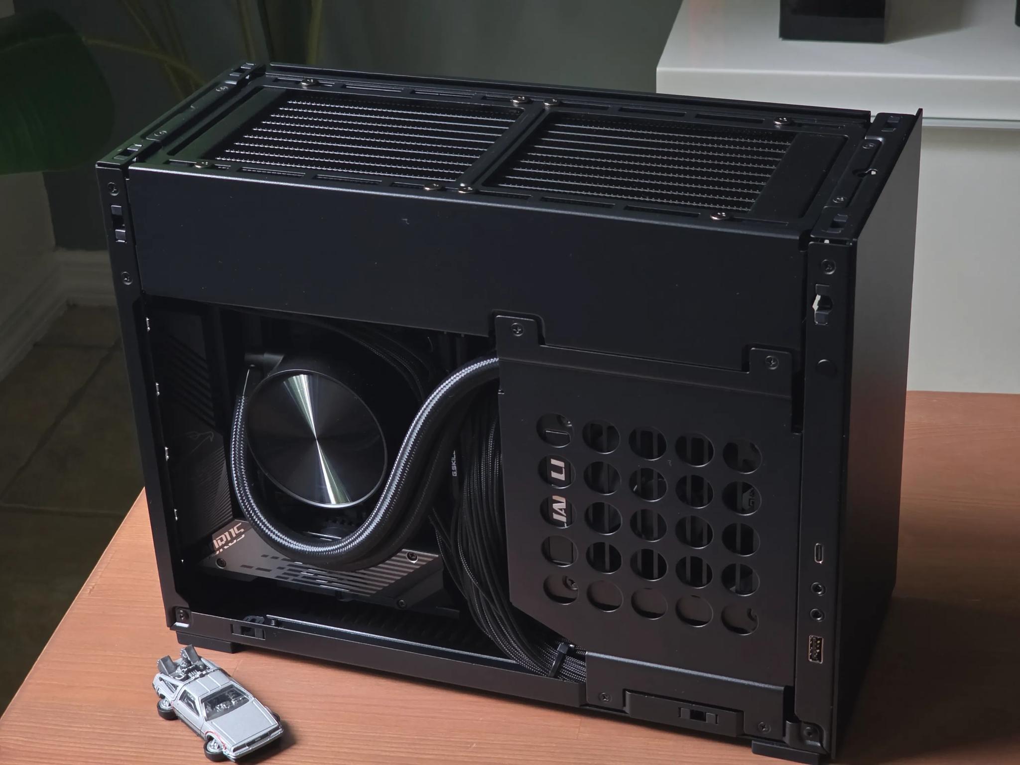 AMD Ryzen 7800X3D | RX 9070 XT 16GB | 32GB RAM | 2TB NVMe SSD | 11 Ltr Custom SFF Gaming PC
