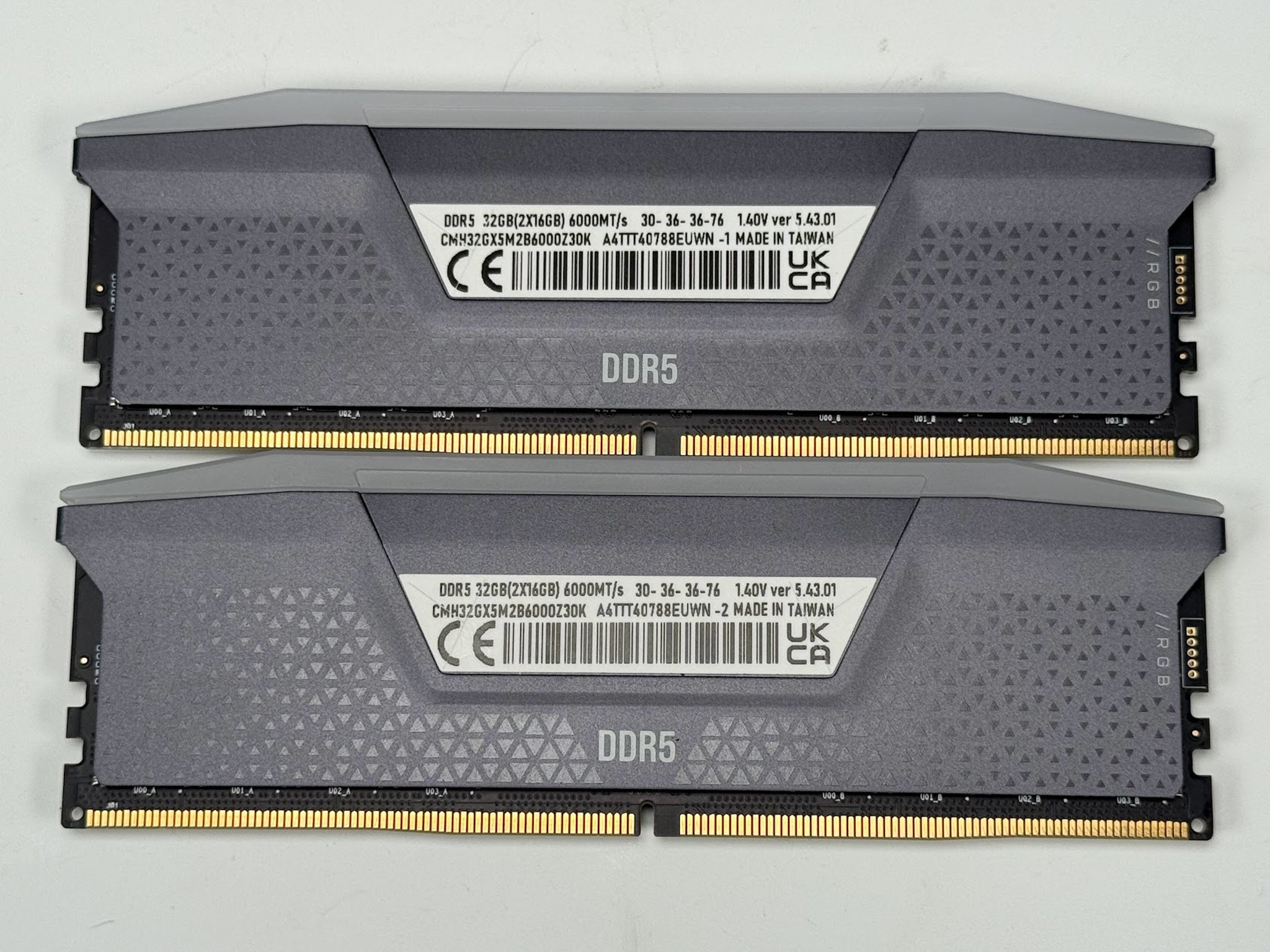 CORSAIR VENGEANCE RGB DDR5 RAM 32GB (2x16GB) 6000MHz(CMH32GX5M2B6000Z30K)