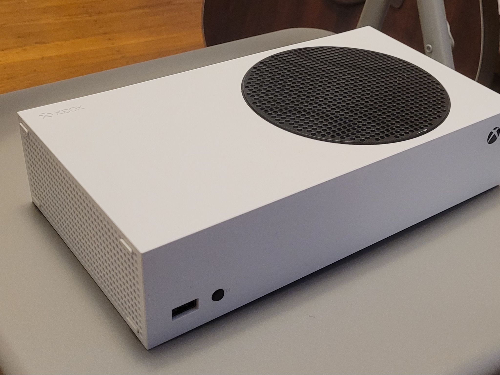 Xbox Series S 512gb and controller/cords