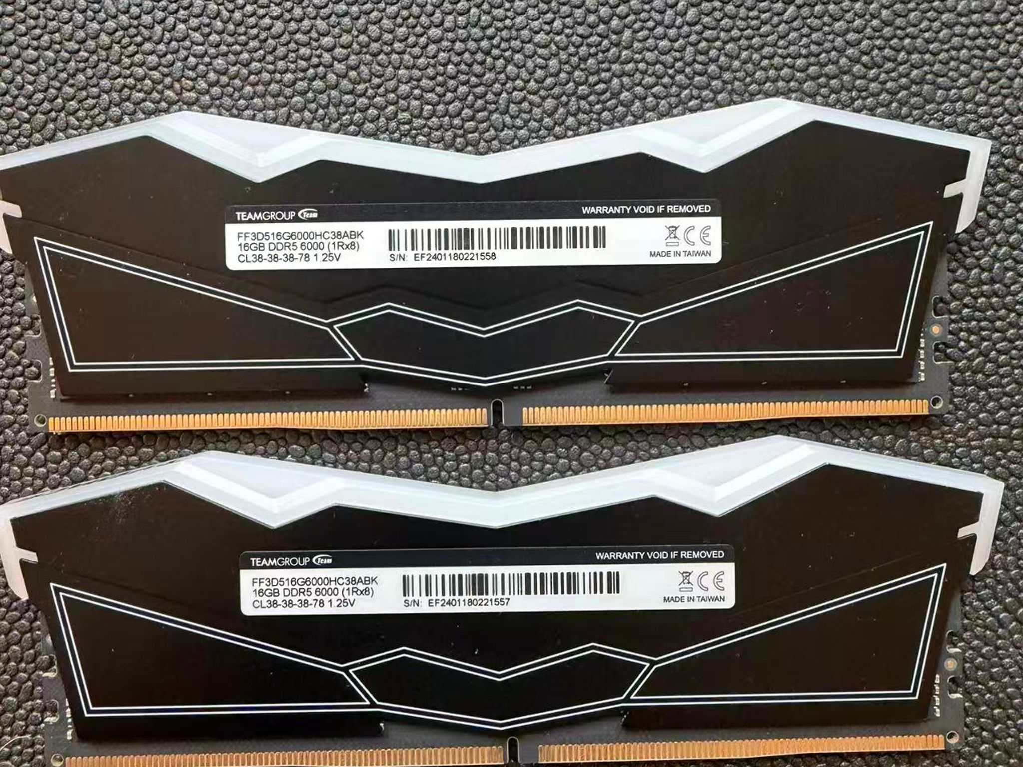 TEAMGROUP T-Force Delta RGB DDR5 32GB DDR5-6000 (2x16GB)
