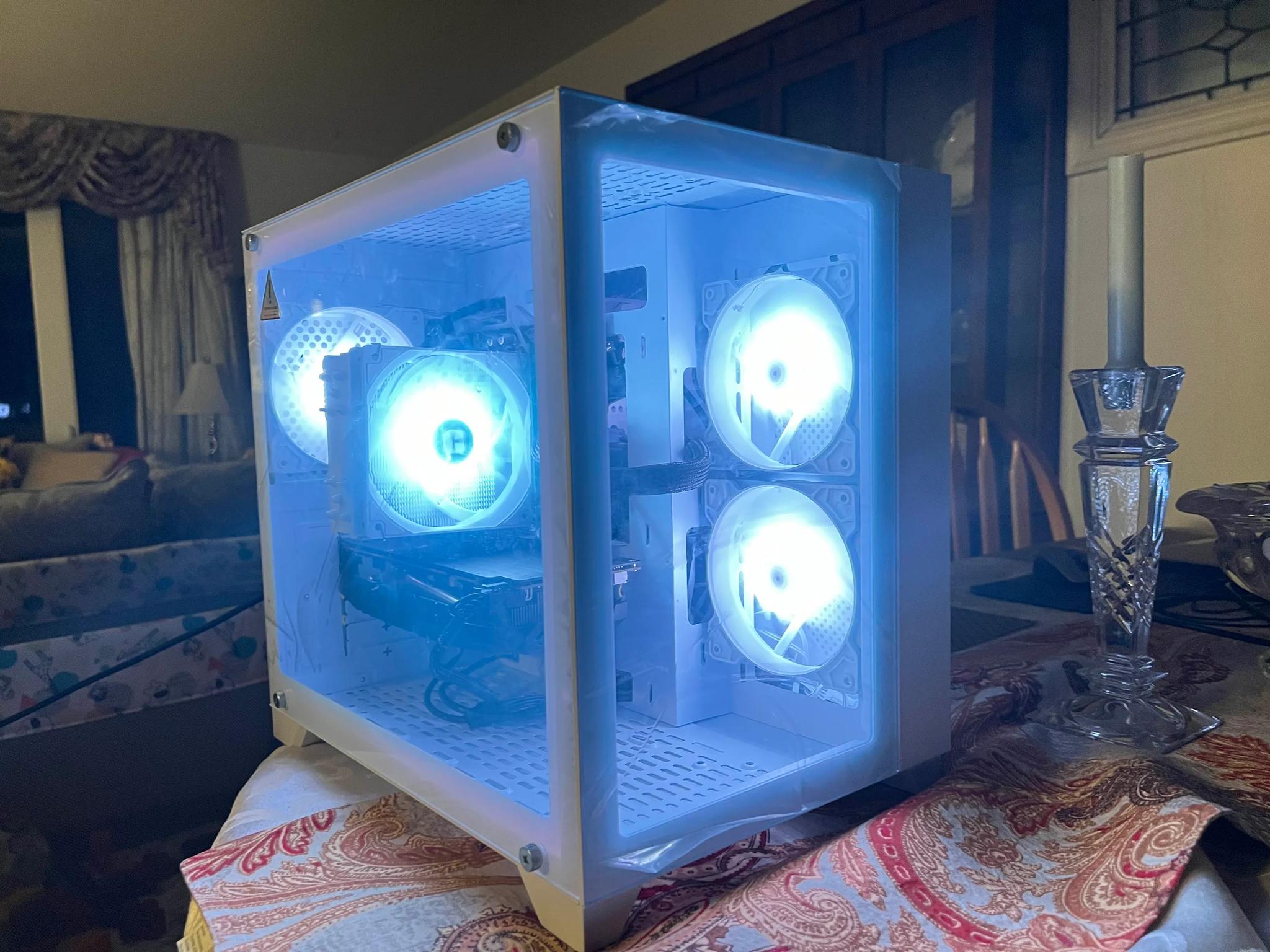 FrostByte Budget Gamer: RX 580 & i5 White Edition