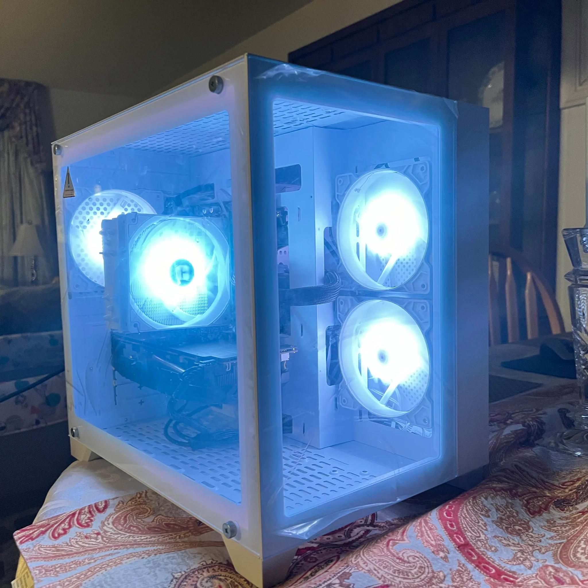 FrostByte Budget Gamer: RX 580 & i5 White Edition