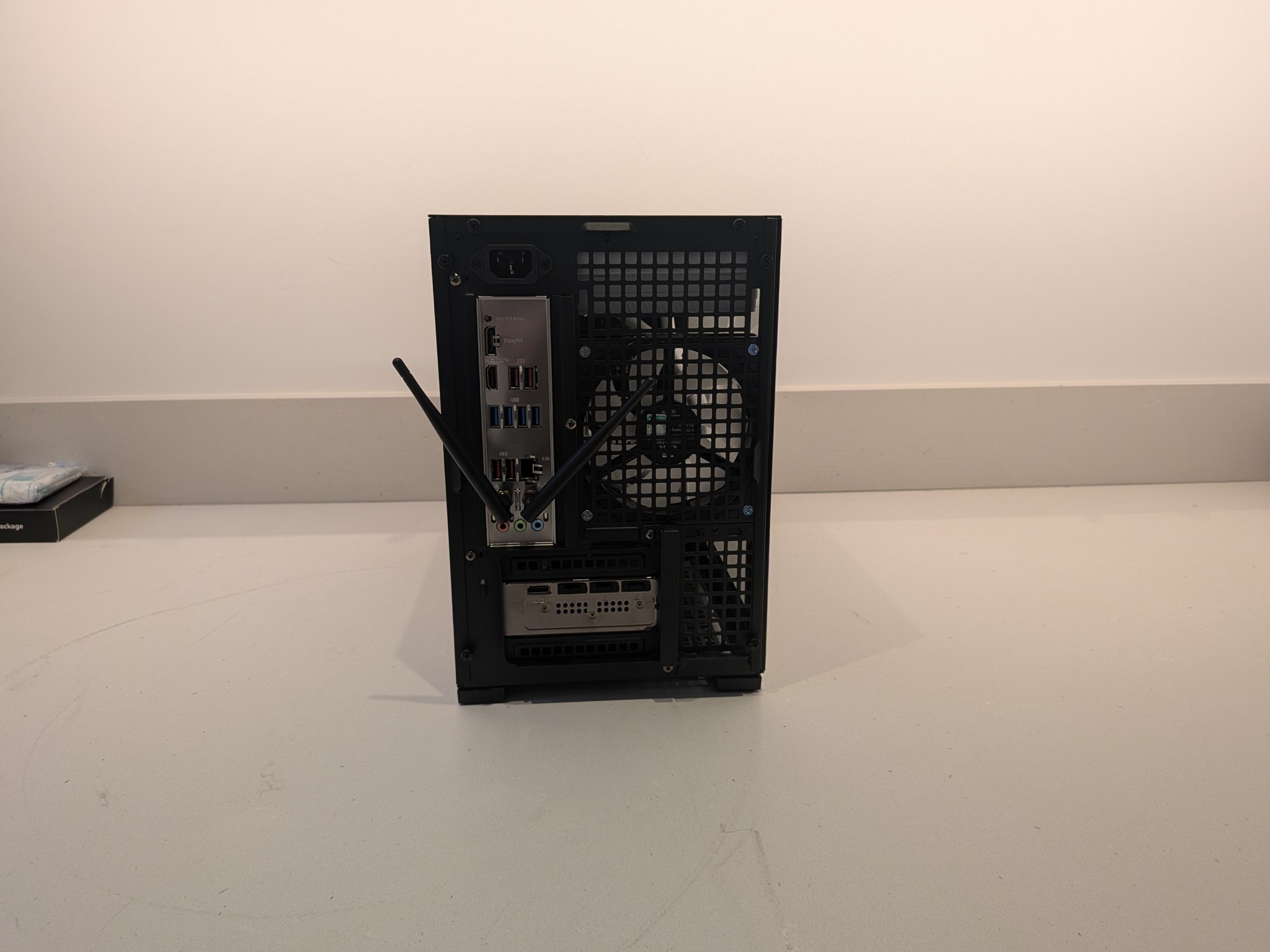 4K Tuxedo - RTX 5070 Ti, Ryzen 7 7800X3D, 32 GB DDR5, 2 TB Gen 5 NVME, Liquid Cooled, RGB