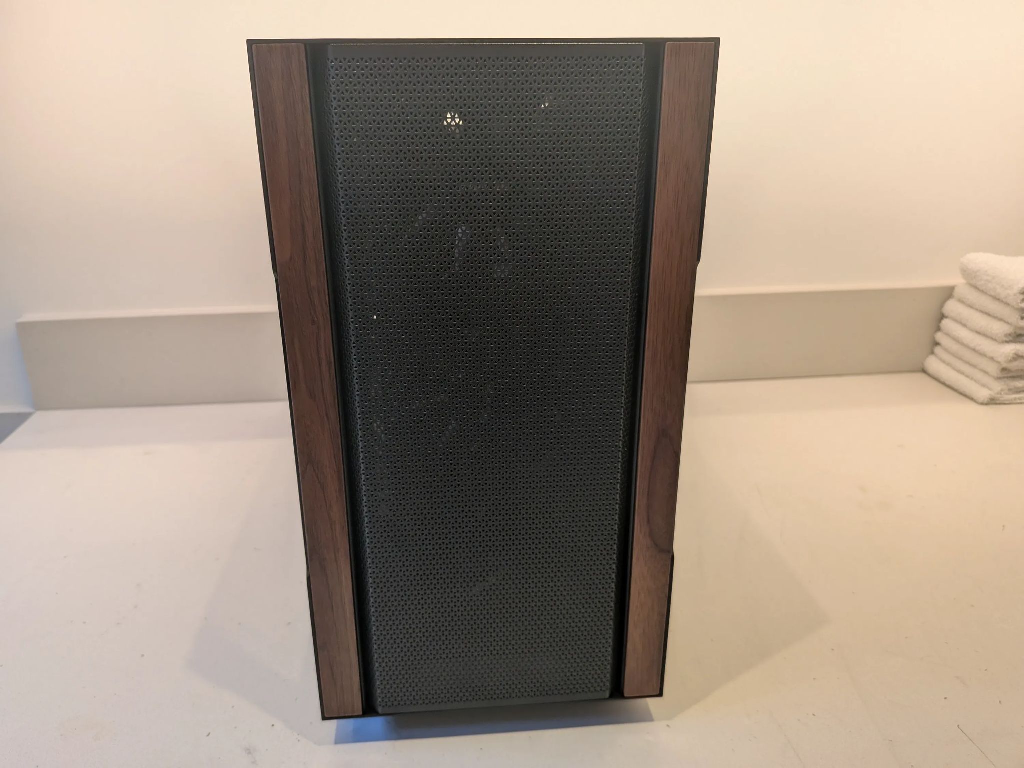 Wood Chopper - RX 9060 XT 16GB, Intel Core i5 12600, 32 GB RAM, 2 TB Gen 4 NVME