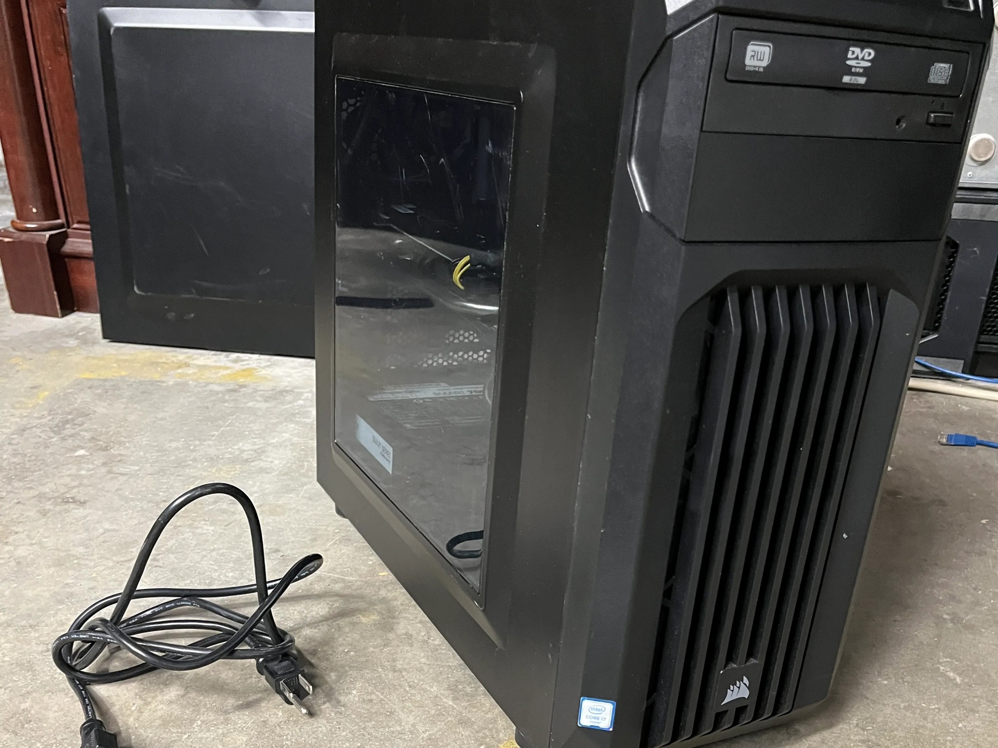 🖥️ Budget Gaming PC – GTX970,i7-4790K, 32GB RAM, 256GB SSD+1TB HDD Fast & Powerful (Minor Case Wear)
