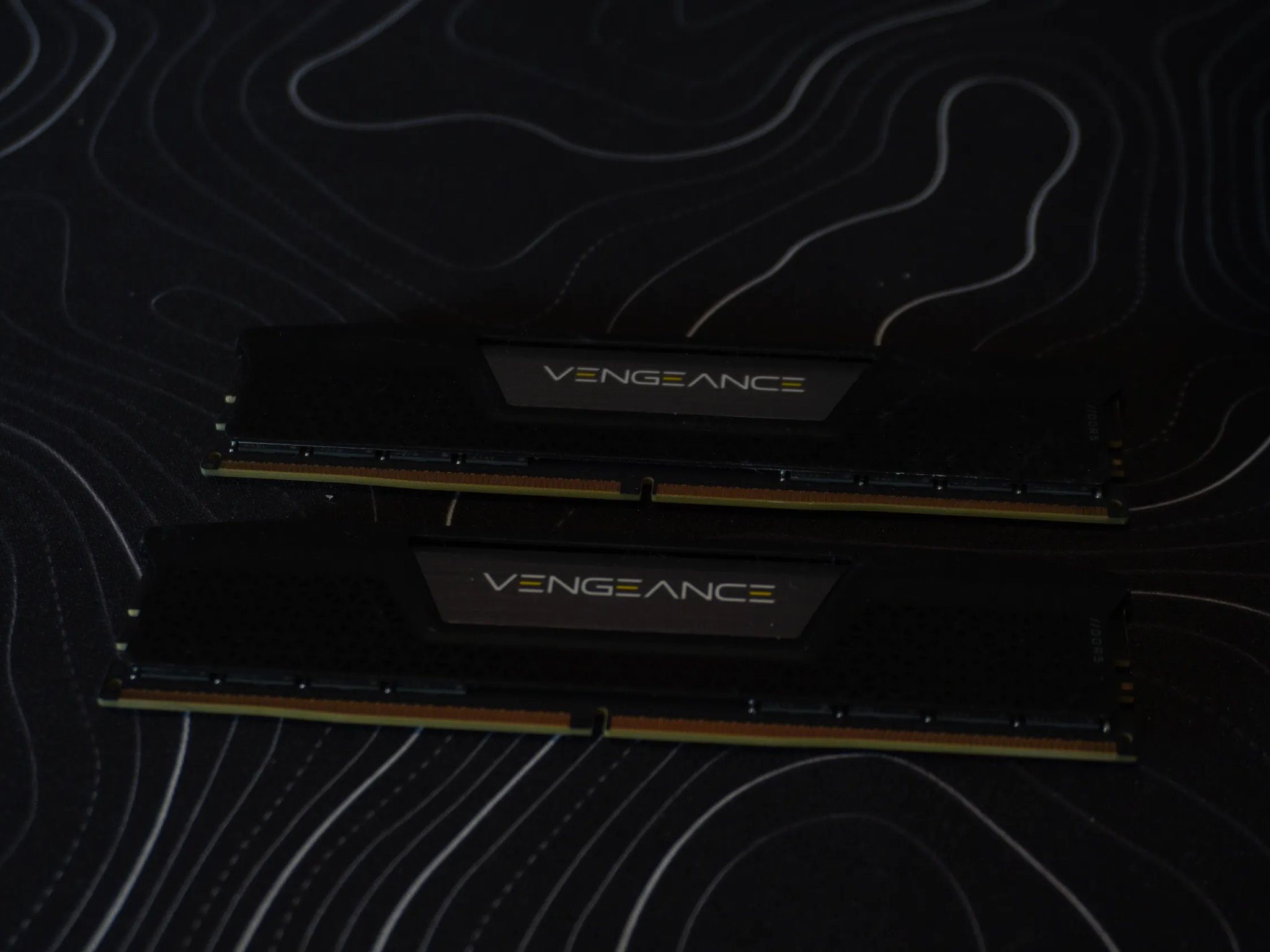 CORSAIR VENGEANCE DDR5 RAM 64GB (2x32GB) 5200MHz CL40-40-40-77