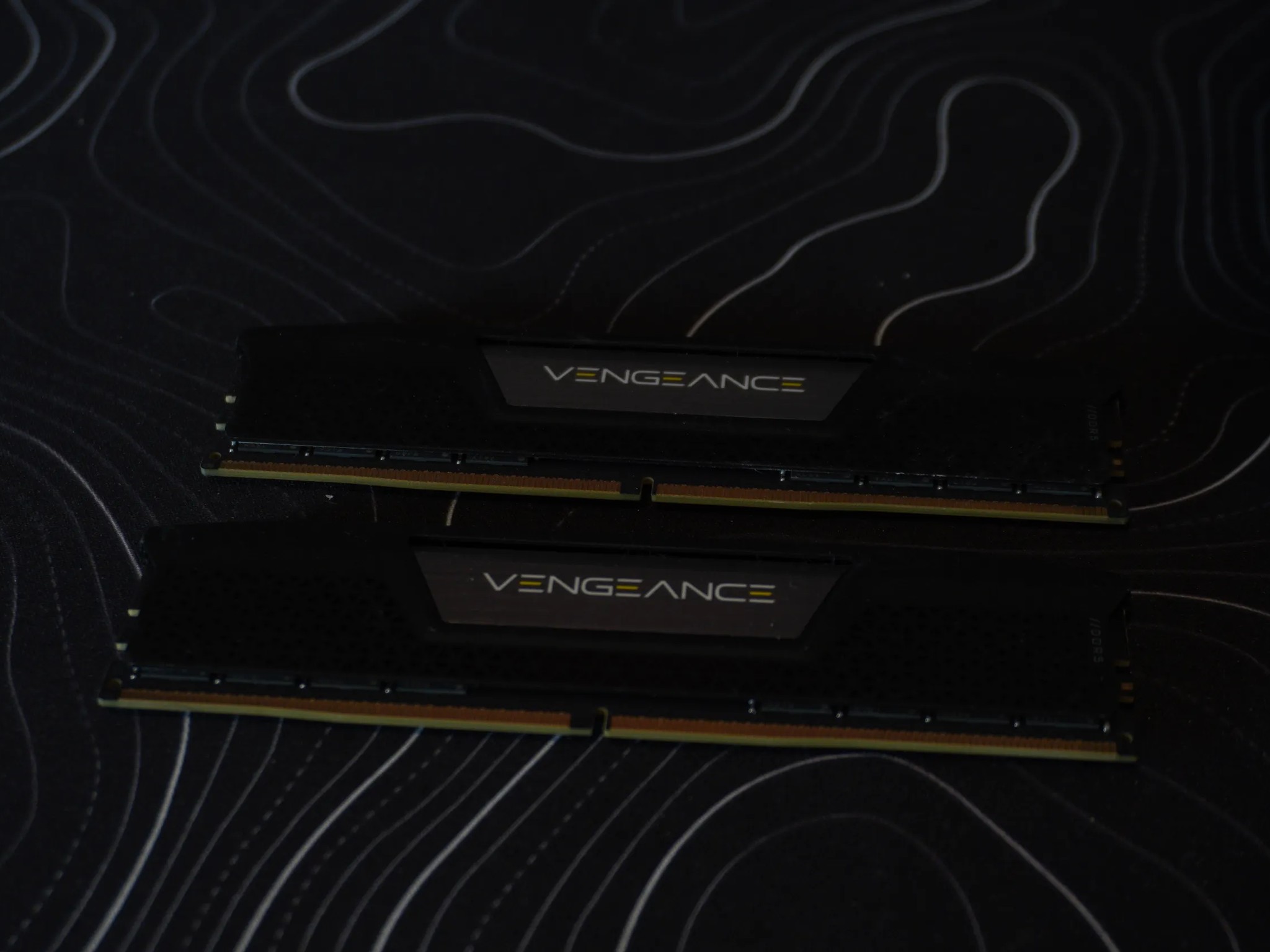 CORSAIR VENGEANCE DDR5 RAM 64GB (2x32GB) 5200MHz CL40-40-40-77