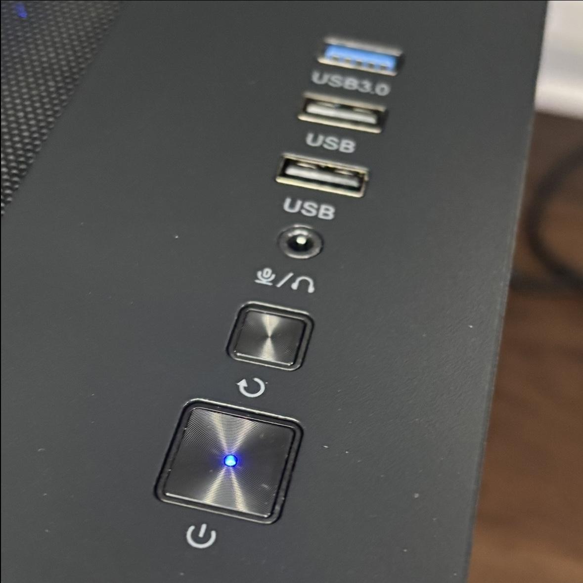 Black Gaming PC (RTX 3060 Ti 8GB + AMD Ryzen 5 5500 + 16GB DDR4 + SSD)