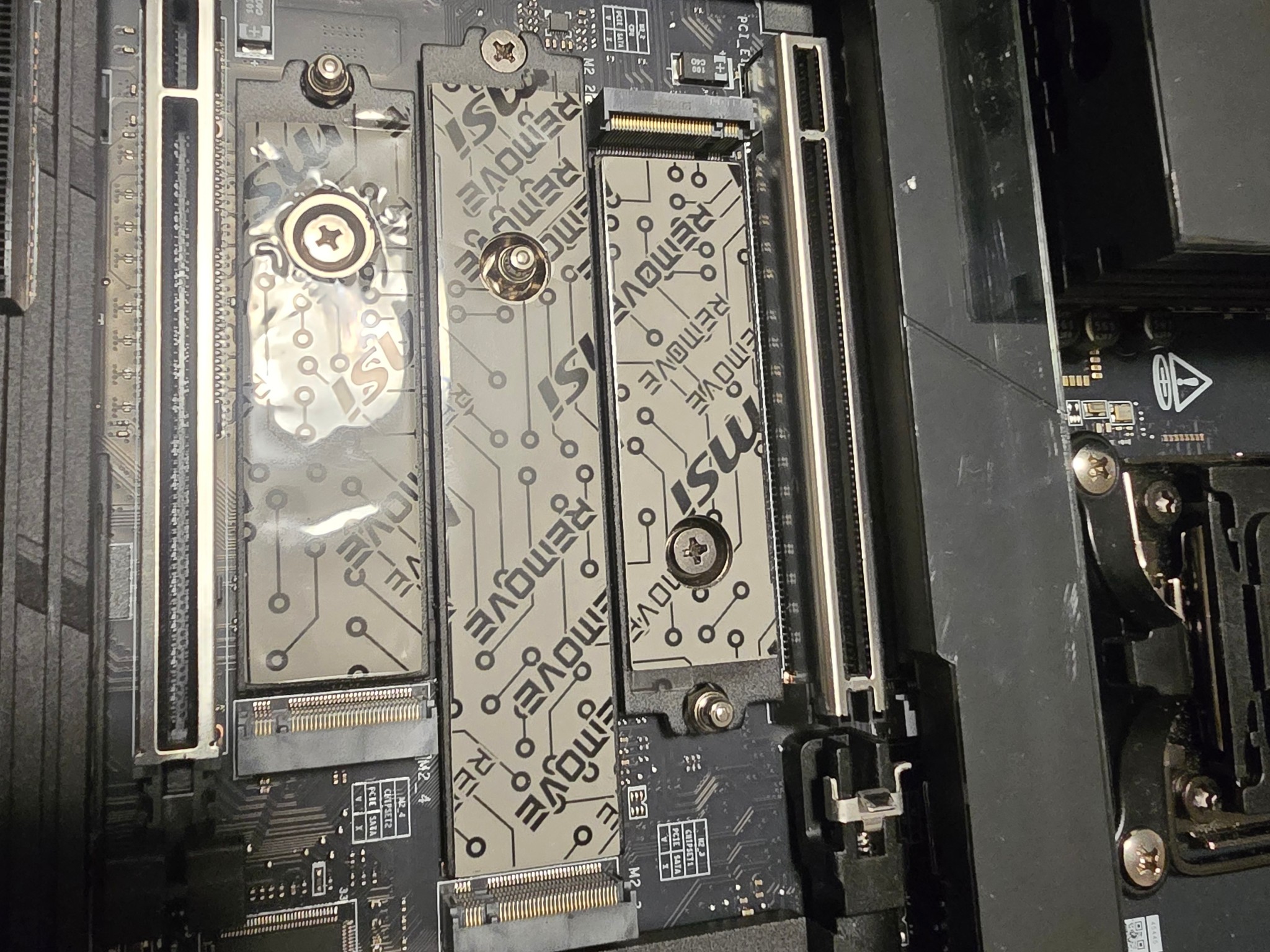 MSI GODLIKE X870E