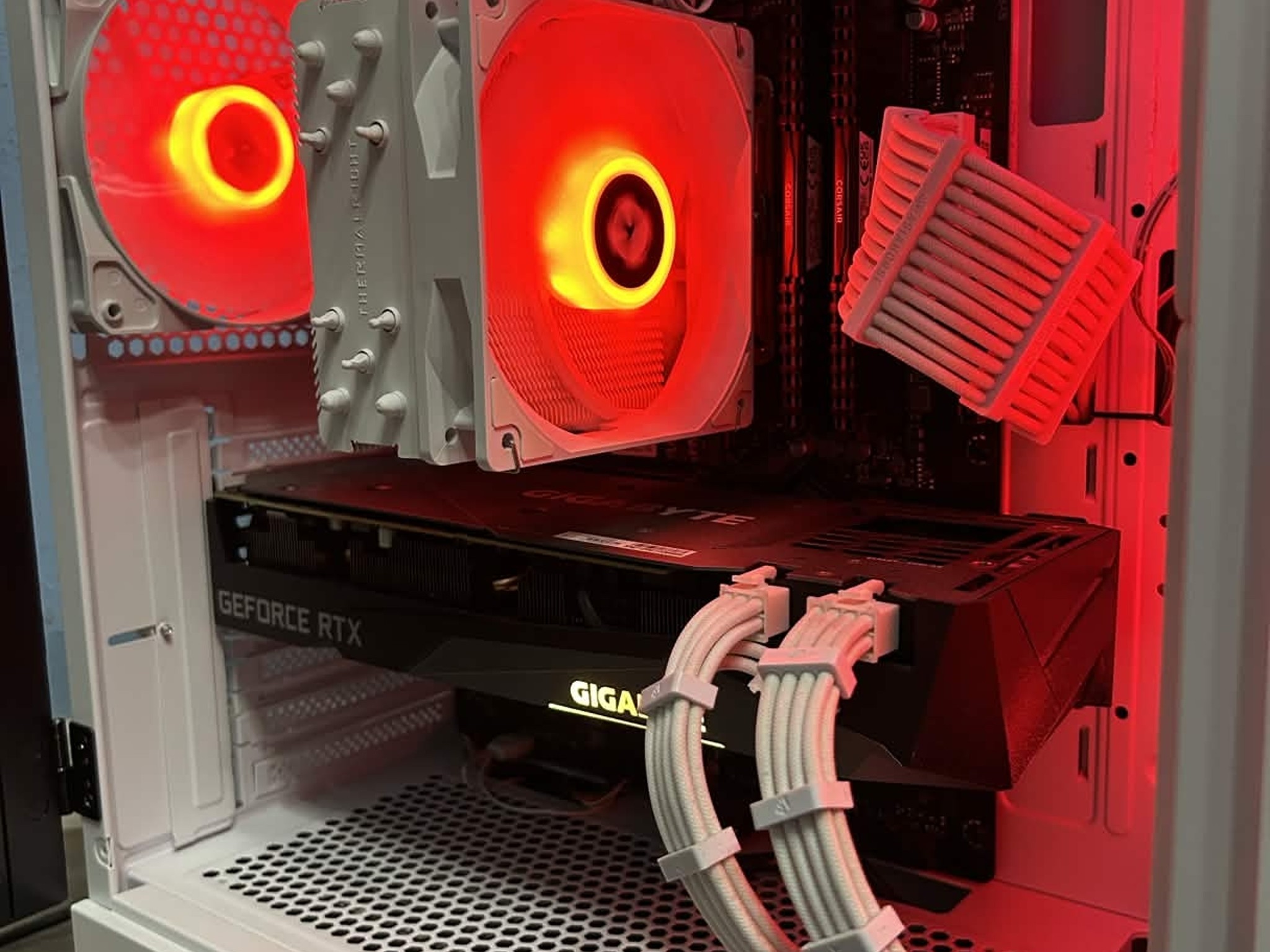 ALL WHITE NVIDIA GAMING PC (3070, ryzen 7, 32gb ram)